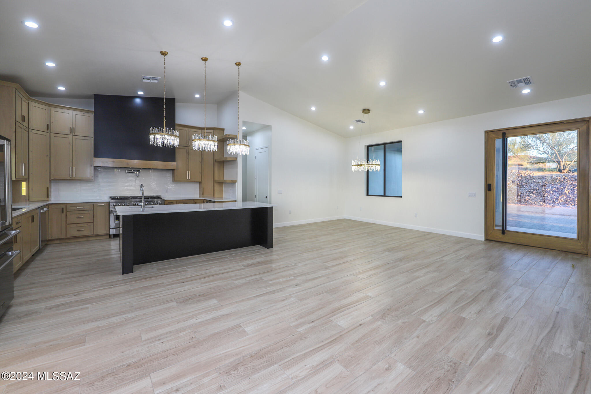 Tecolote De Oro (1-14) - Residential