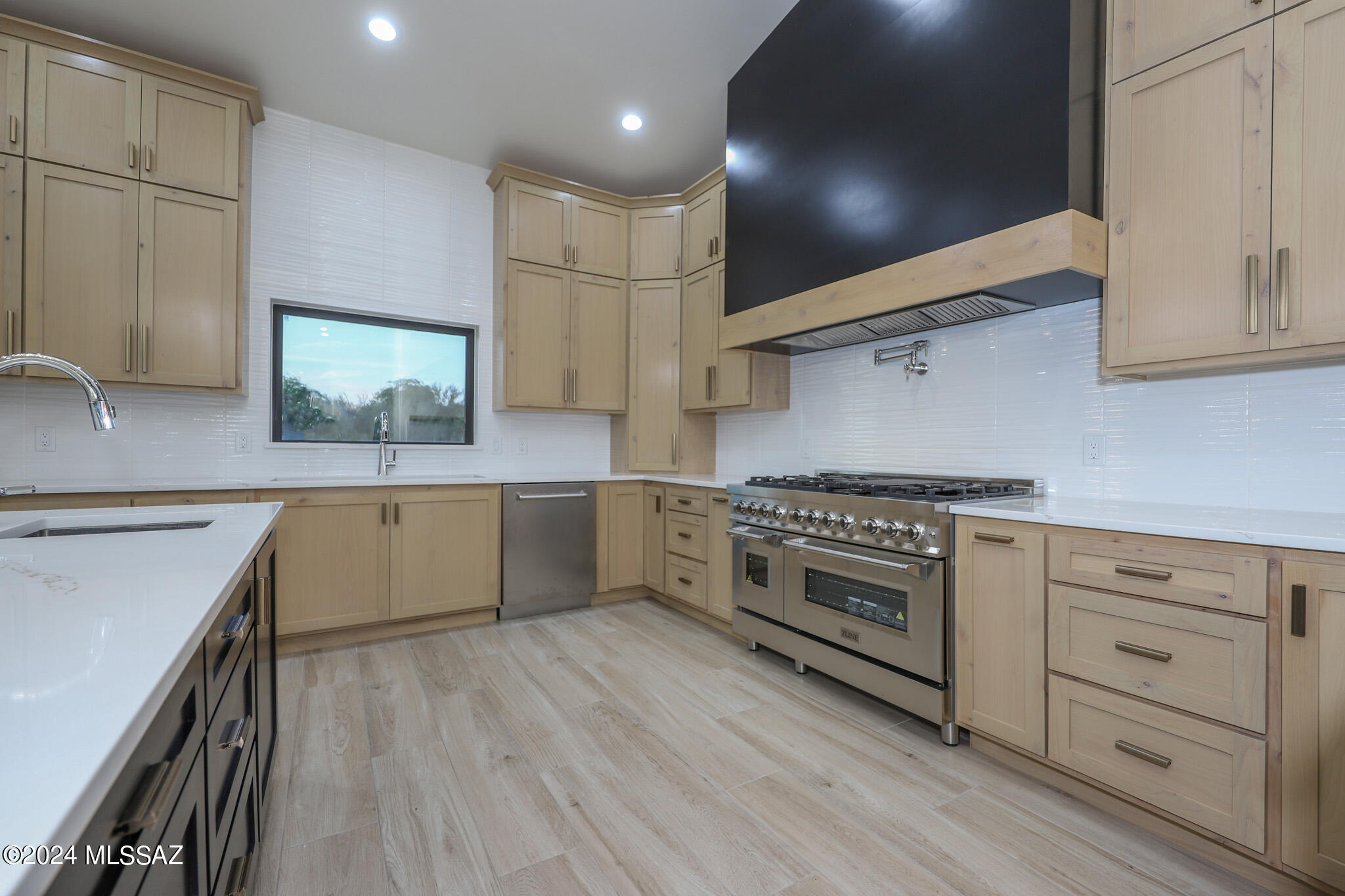 Tecolote De Oro (1-14) - Residential