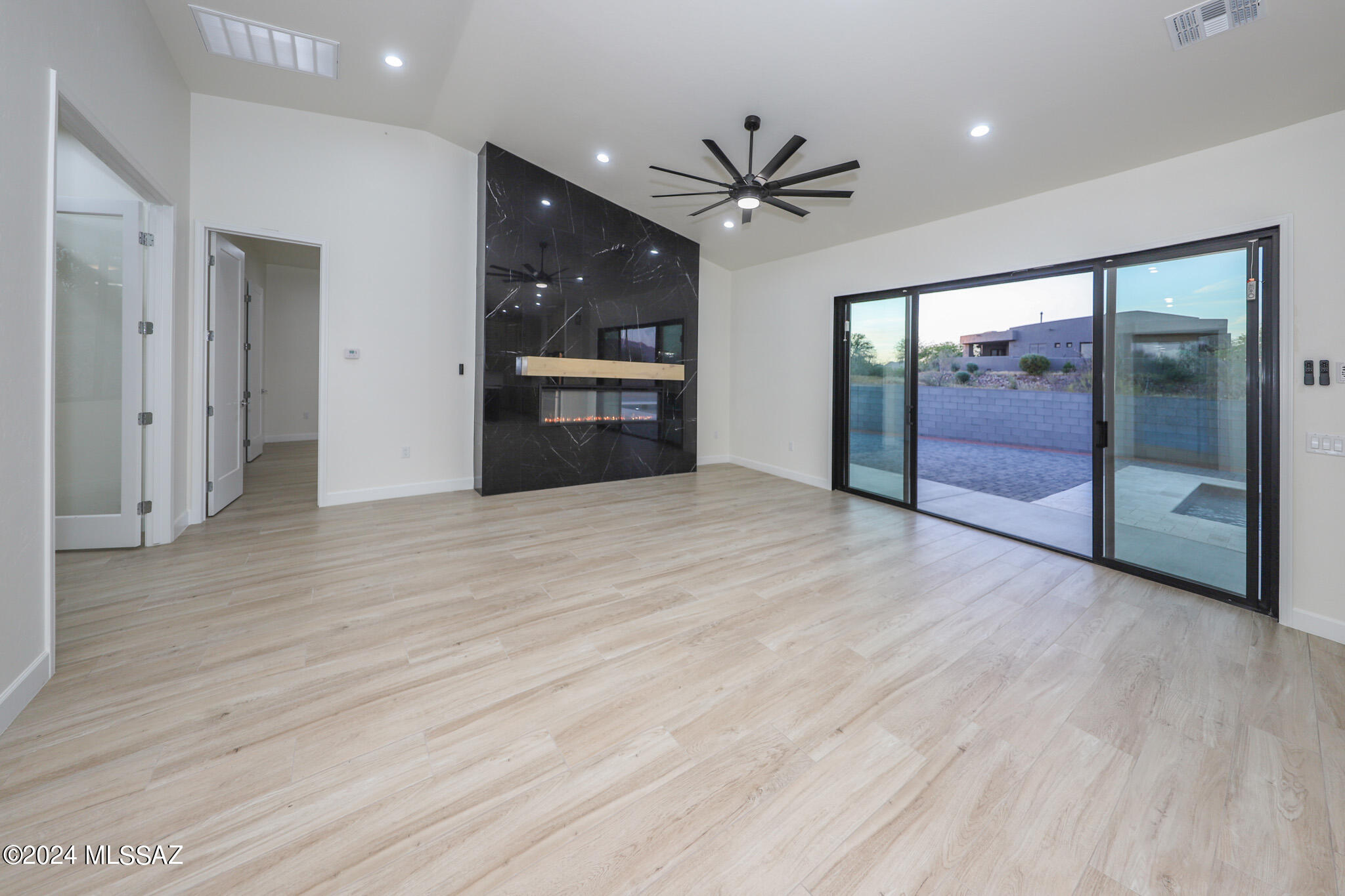 Tecolote De Oro (1-14) - Residential