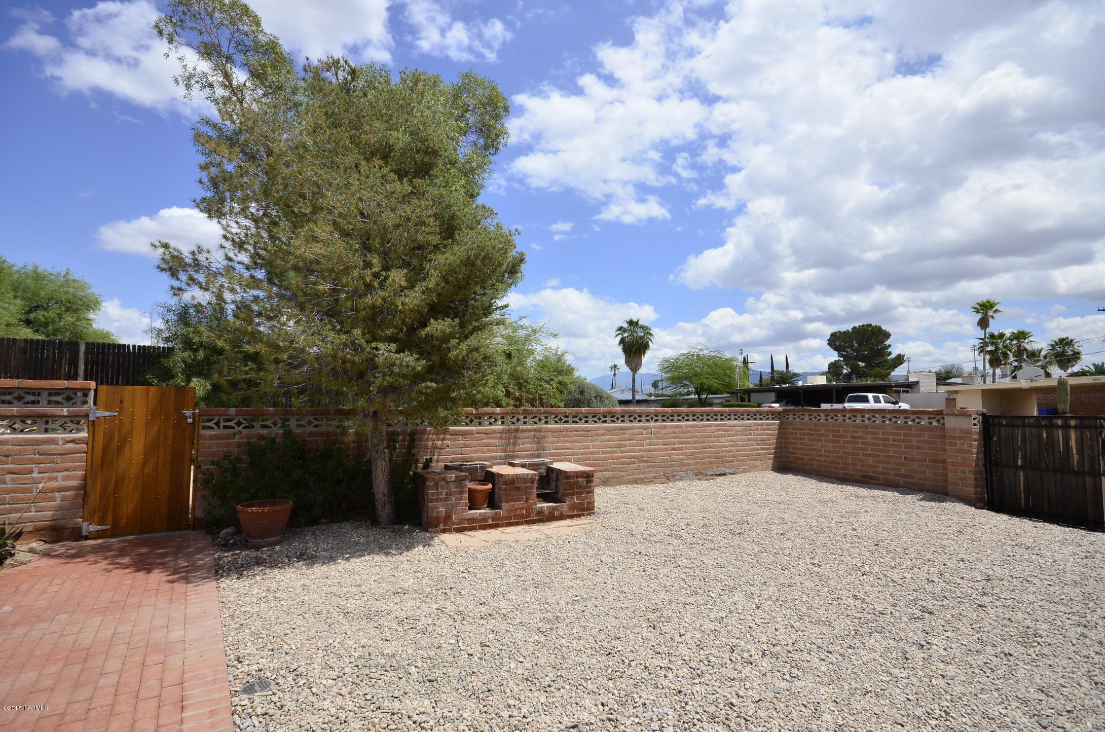 Carriage Hill NO. 5 (525-595) - Residential Lease