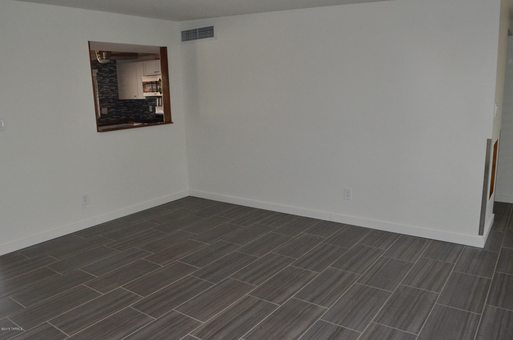 Carriage Hill NO. 5 (525-595) - Residential Lease