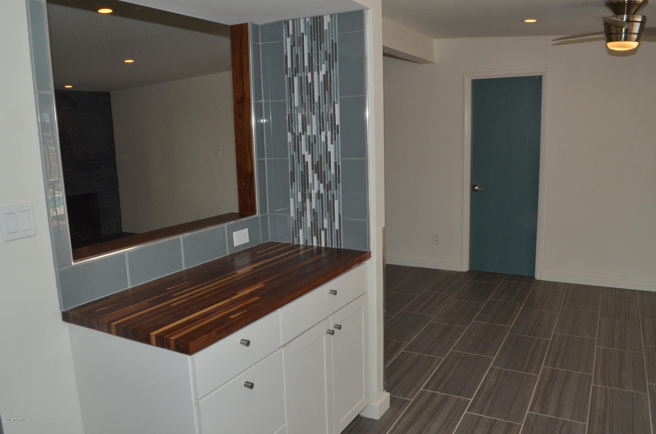 Carriage Hill NO. 5 (525-595) - Residential Lease