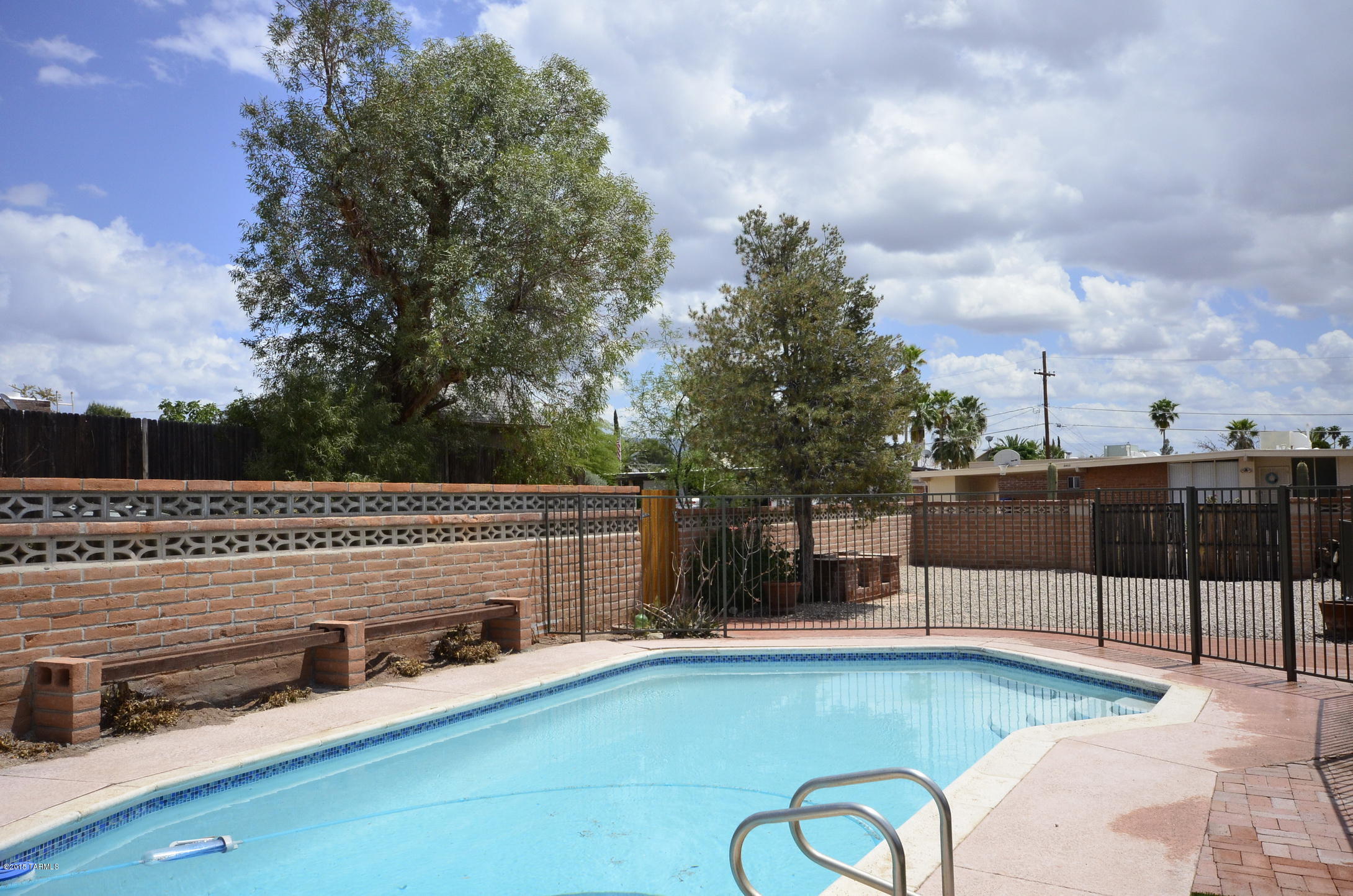 Carriage Hill NO. 5 (525-595) - Residential Lease