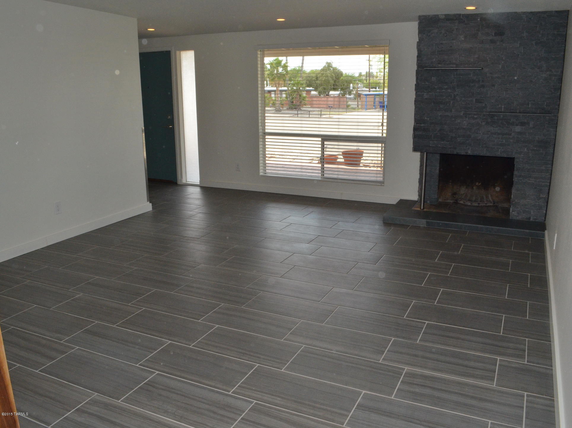 Carriage Hill NO. 5 (525-595) - Residential Lease