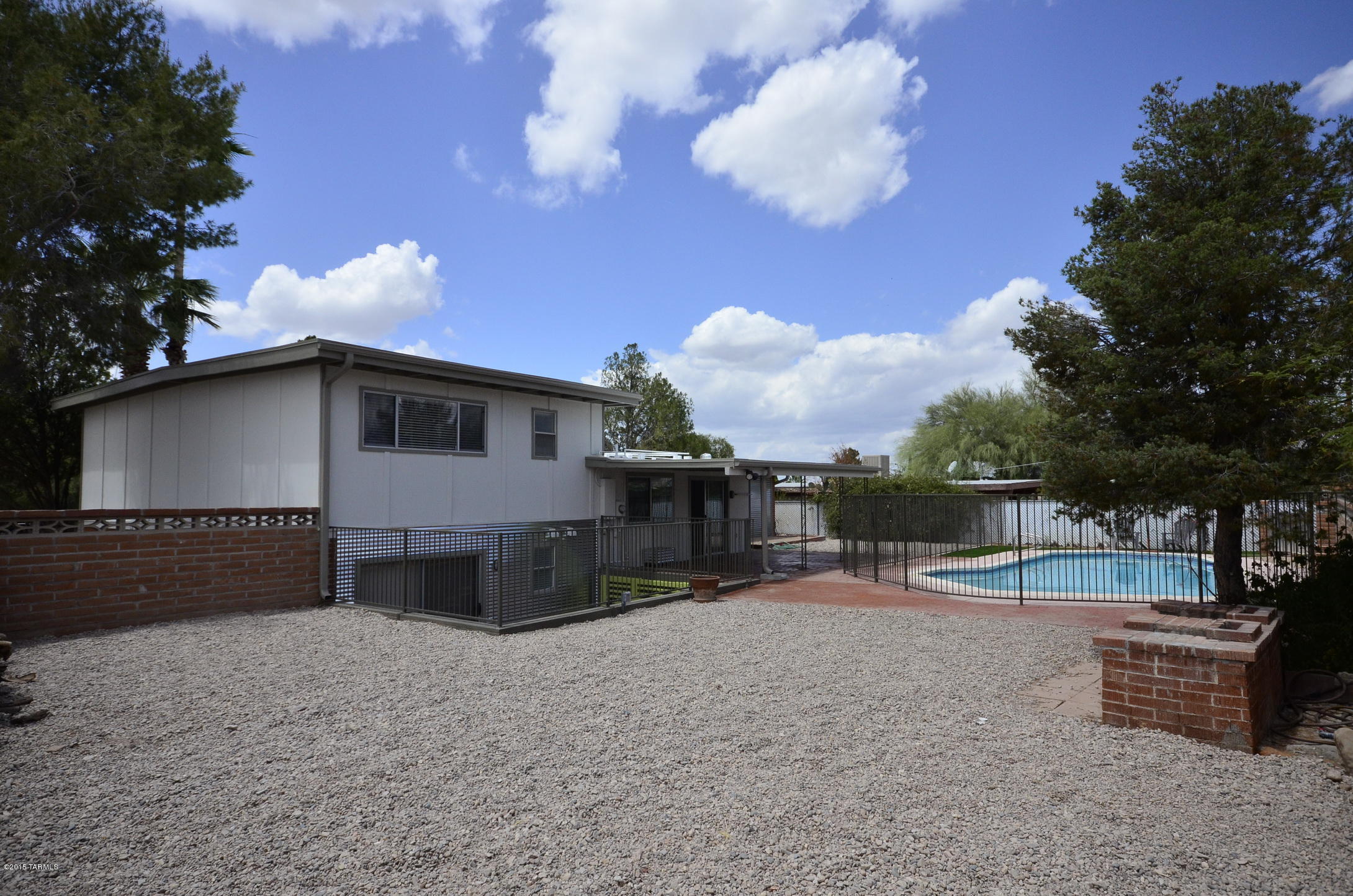 Carriage Hill NO. 5 (525-595) - Residential Lease