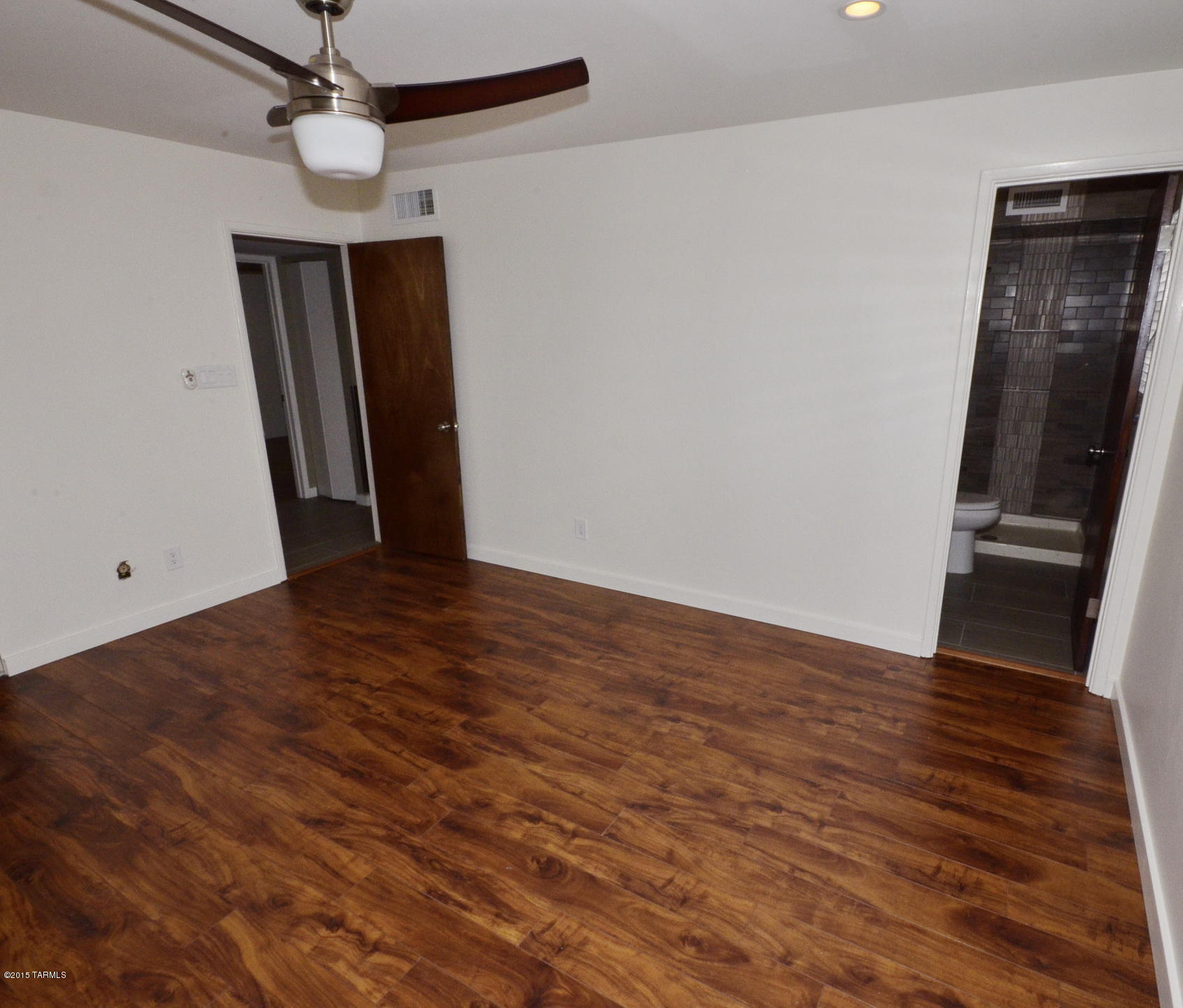 Carriage Hill NO. 5 (525-595) - Residential Lease