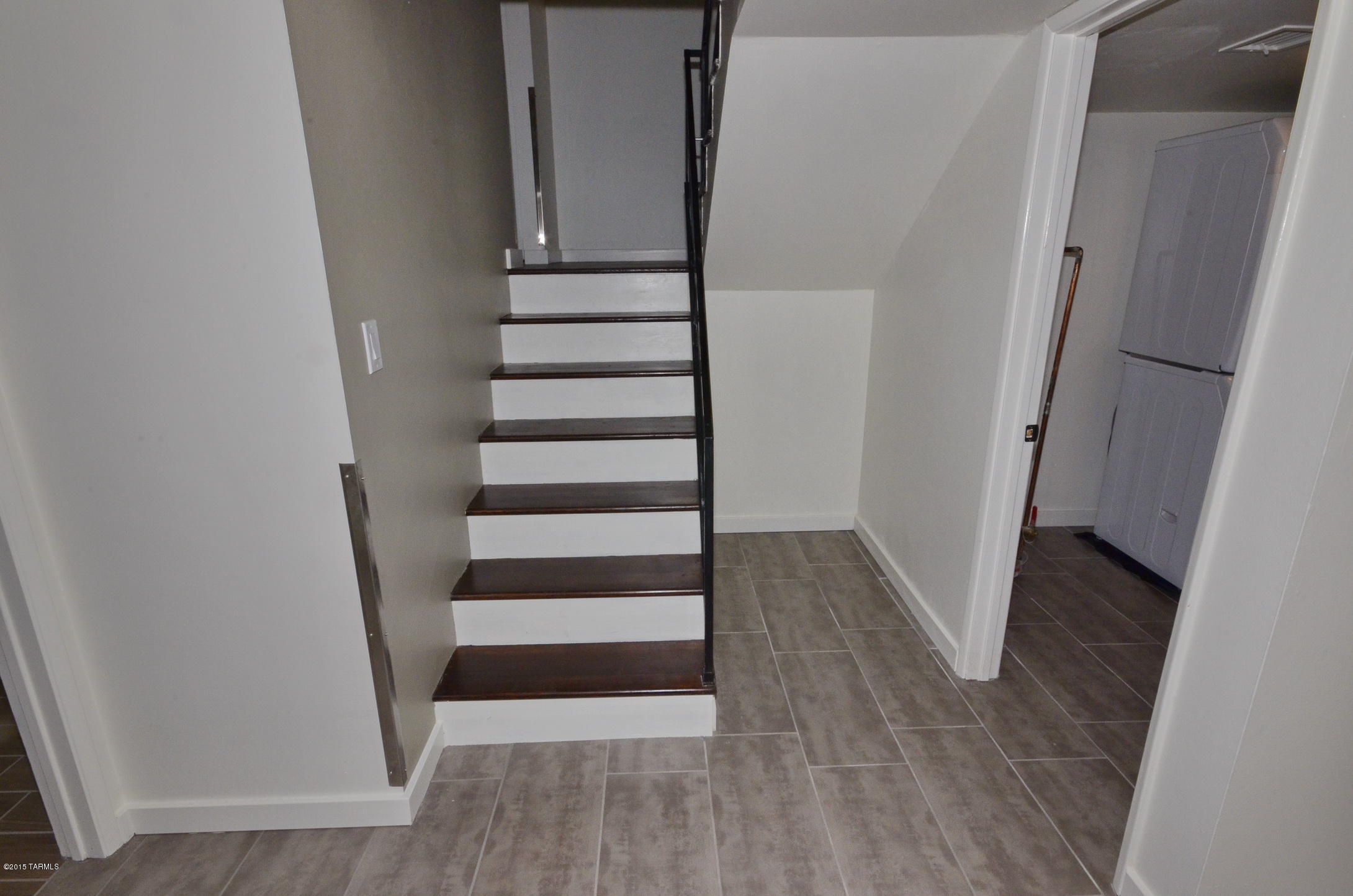 Carriage Hill NO. 5 (525-595) - Residential Lease