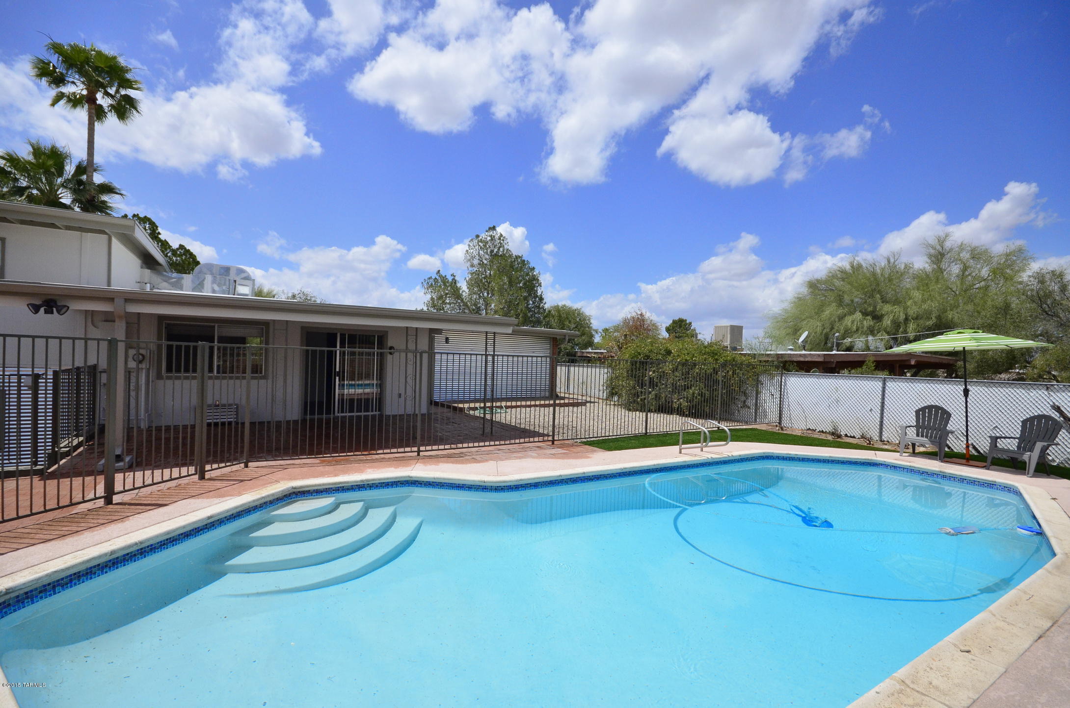 Carriage Hill NO. 5 (525-595) - Residential Lease