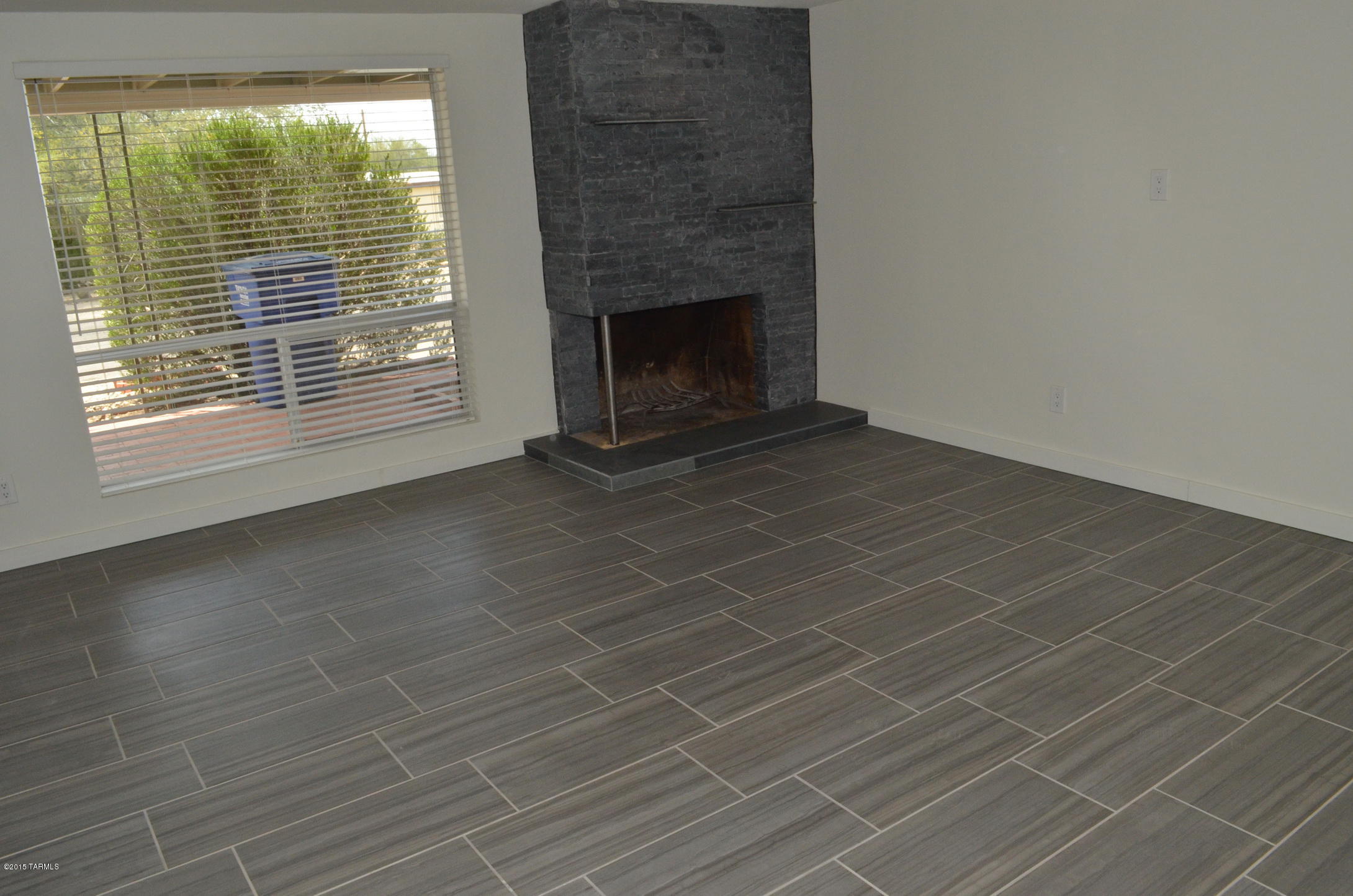 Carriage Hill NO. 5 (525-595) - Residential Lease