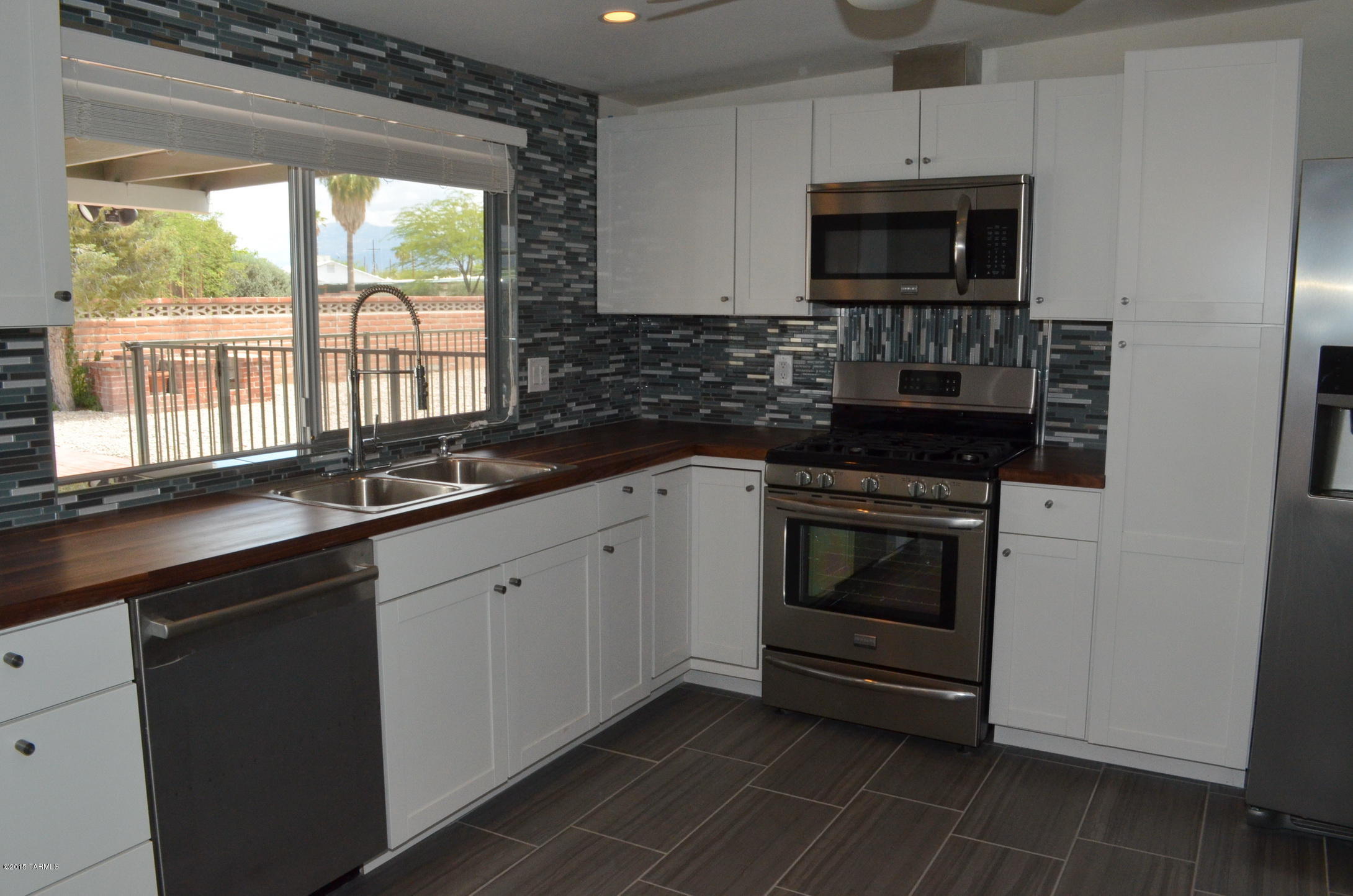 Carriage Hill NO. 5 (525-595) - Residential Lease