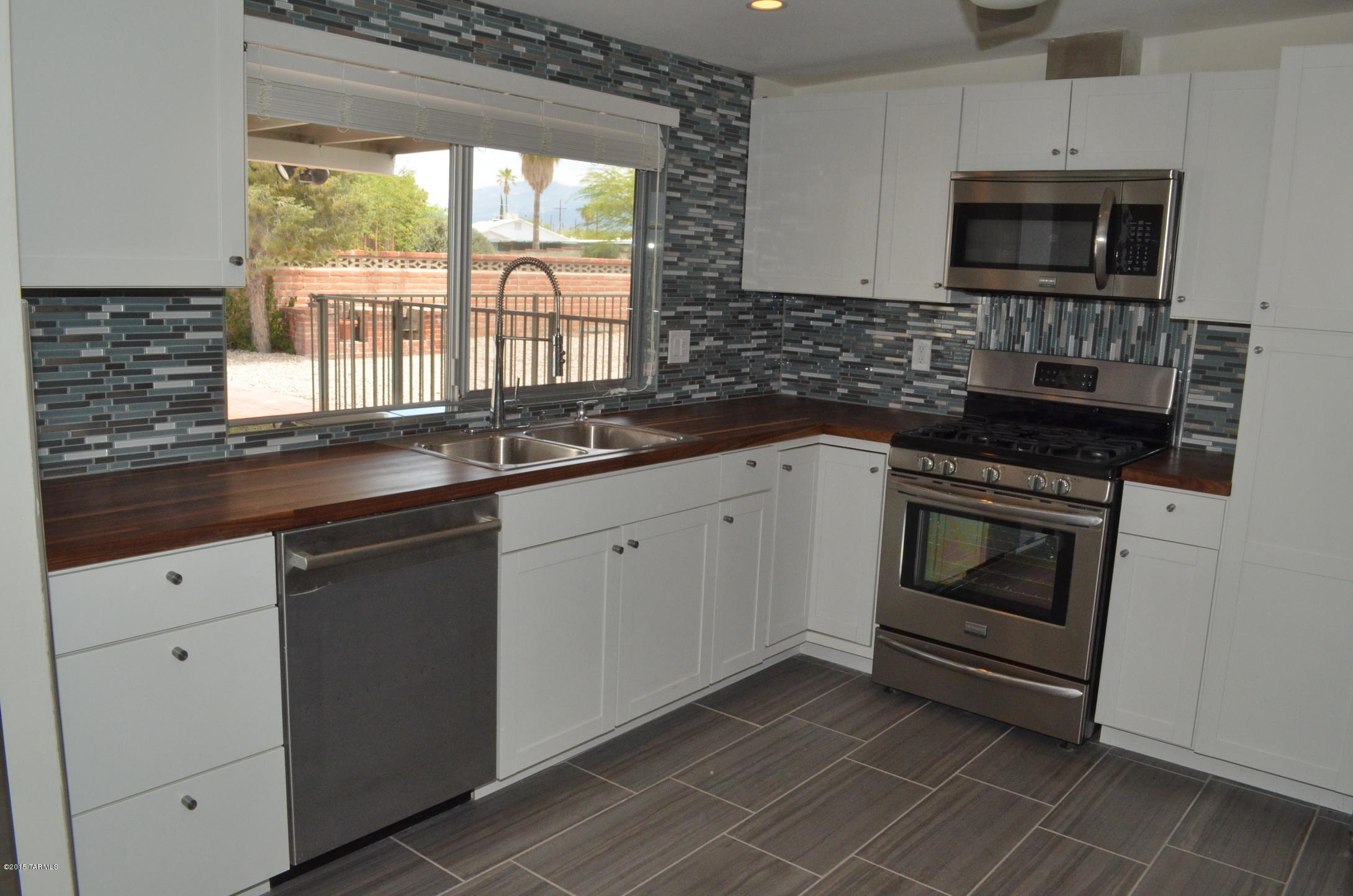 Carriage Hill NO. 5 (525-595) - Residential Lease