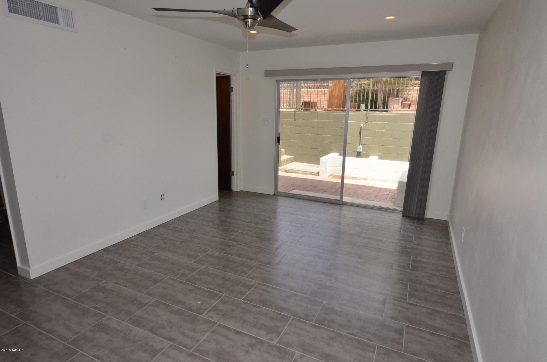 Carriage Hill NO. 5 (525-595) - Residential Lease