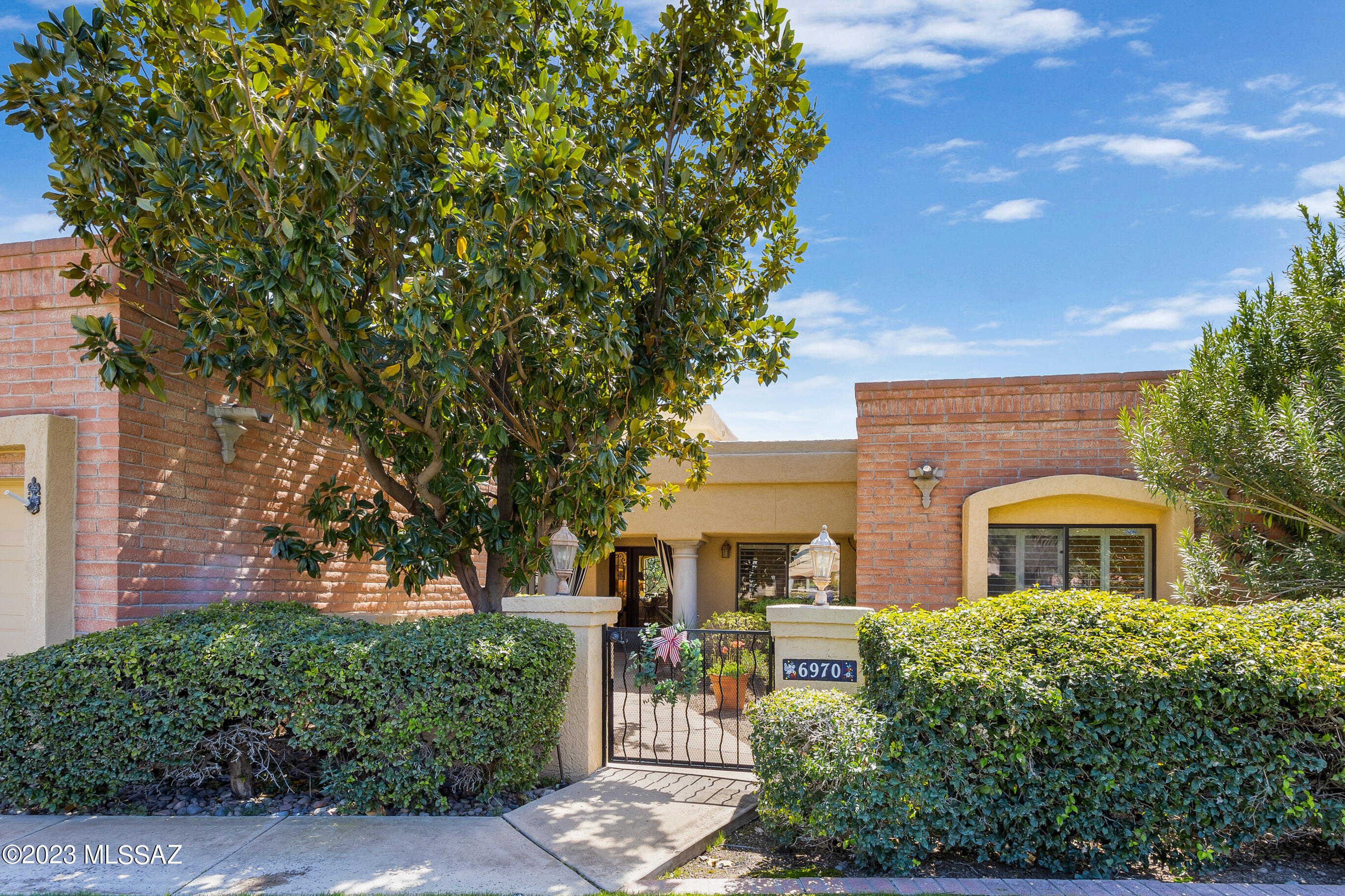 Riverbend - Sabino Canyon Road  (1-97) - Residential