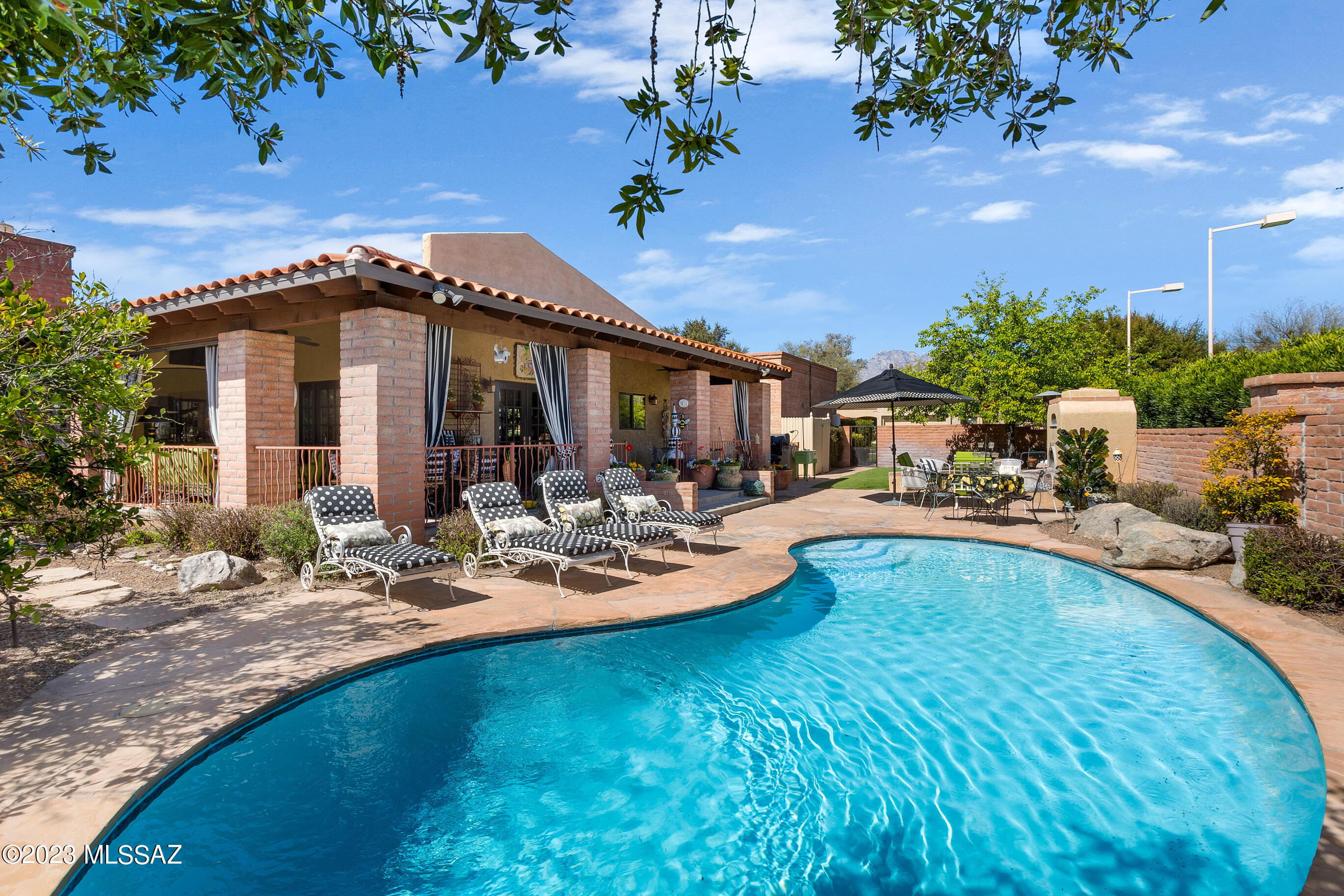 Riverbend - Sabino Canyon Road  (1-97) - Residential