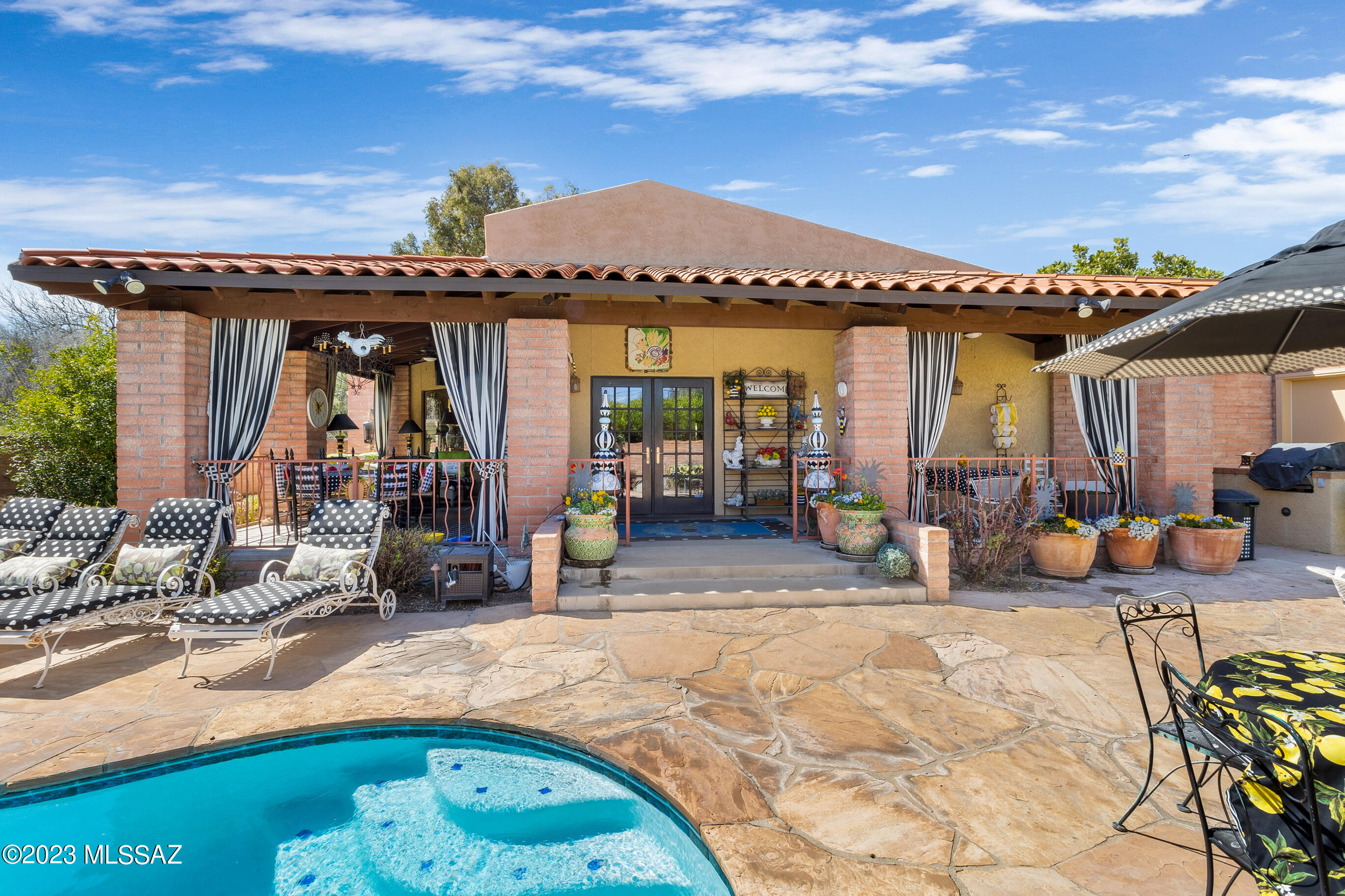Riverbend - Sabino Canyon Road  (1-97) - Residential