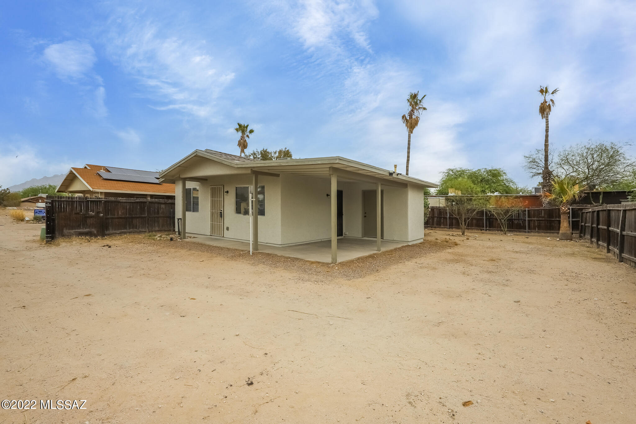This is it! Cozy 3 bd/ 2ba home centrally located near Glenn and Stone. Shopping, parks and schools all nearby! Perfect as a starter home or rental near the university! Home features new exterior paint, desert landscape with trees and a separate laundry room! You don't want to miss out! Home starts here.