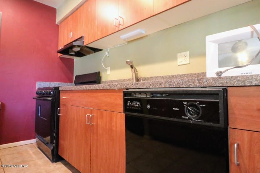 Royal Alvernon Condos. - Residential