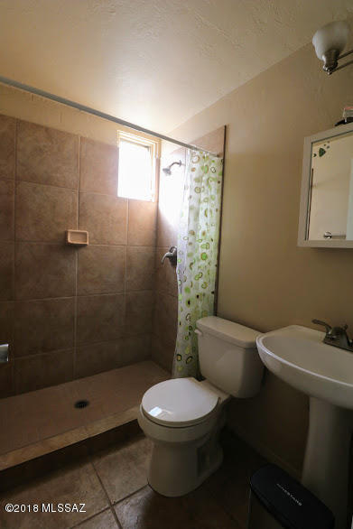 Royal Alvernon Condos. - Residential