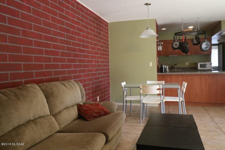 Royal Alvernon Condos. - Residential