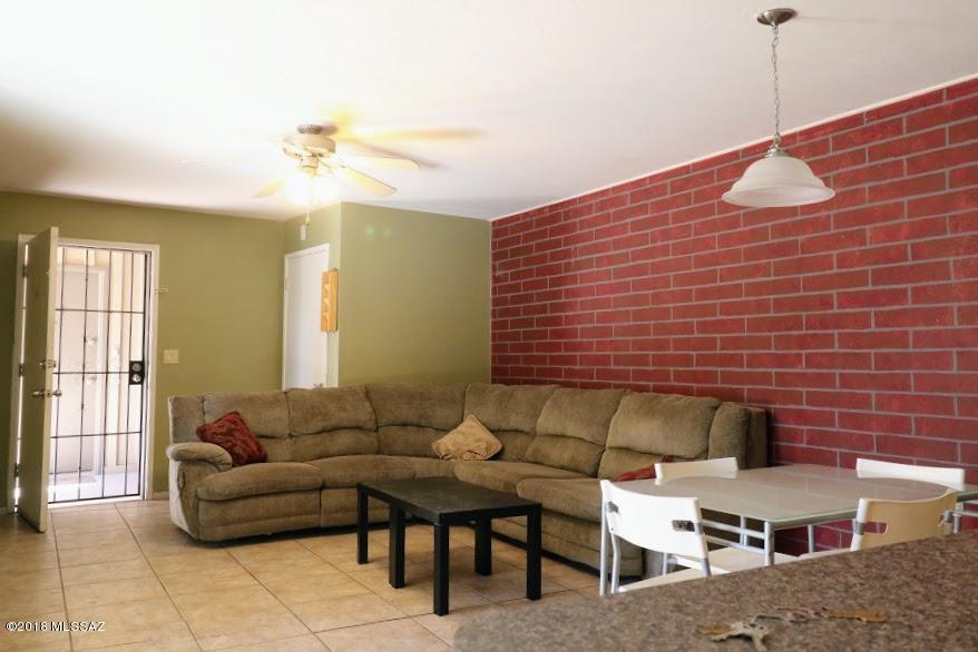Royal Alvernon Condos. - Residential