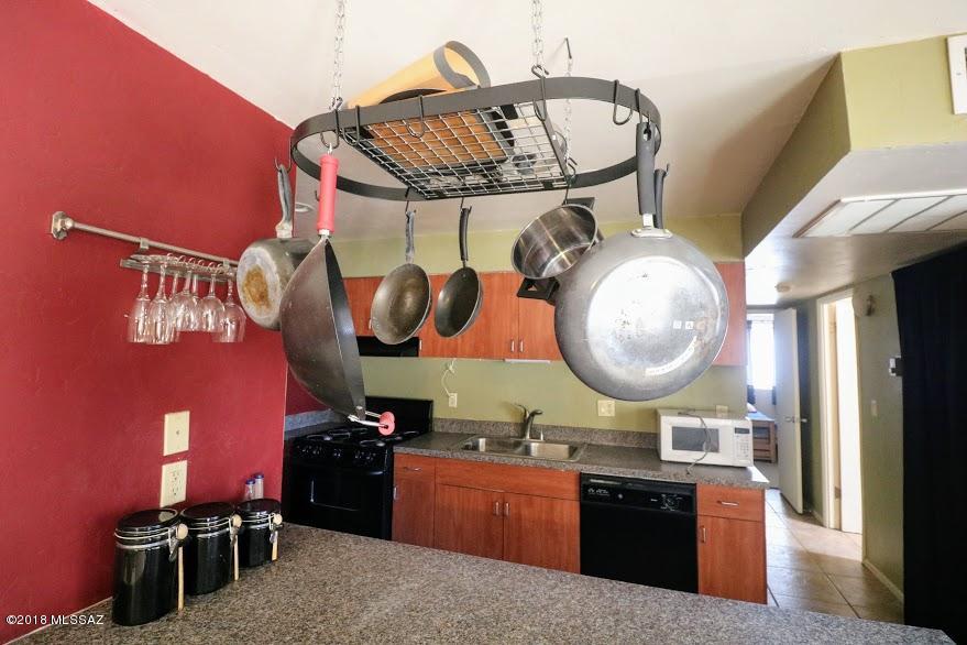 Royal Alvernon Condos. - Residential