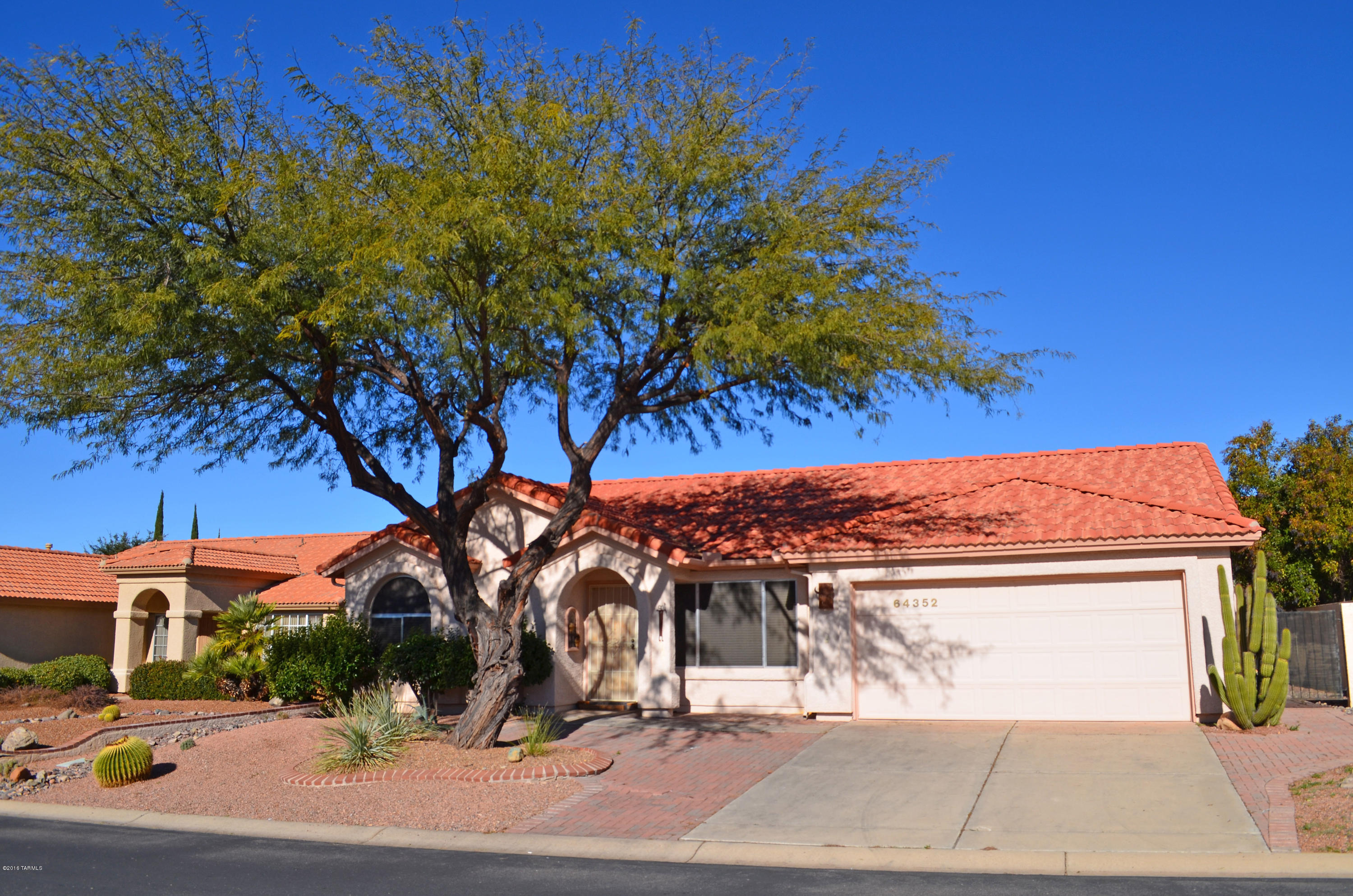 Great home for those trying to get into the Saddlebrooke community. This quaint 2 Bed/ 2 Bath home is on a spacious landscaped lot with nice covered back patio. Home boasts neutral ceramic tile throughout and large laundry room with cabinet storage. Kitchen will need new appliances but this could be a perfect snowbird retreat.
