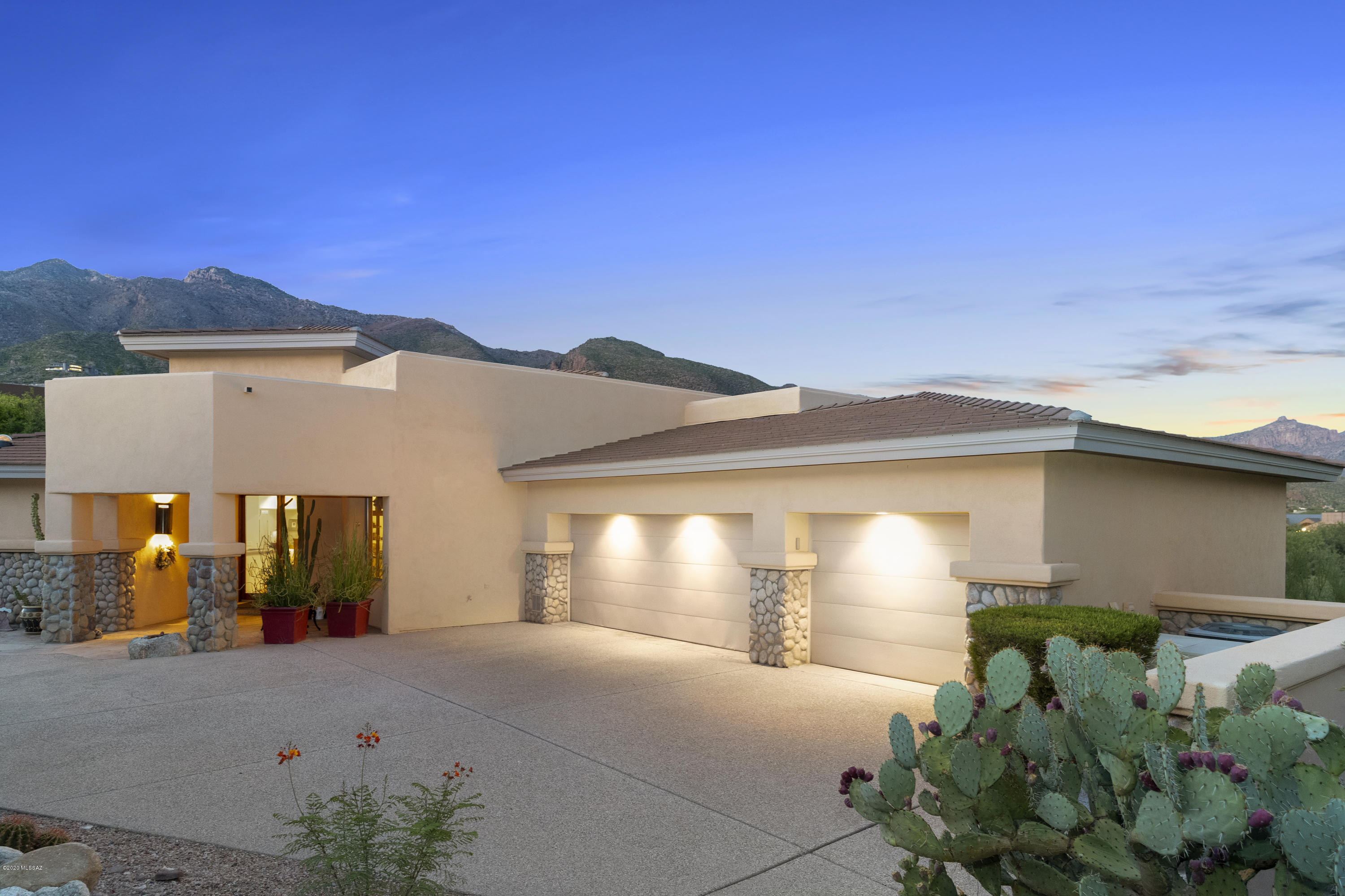 Whaleback Ridge Estates at Ventana Canyon (1-30) - Residential
