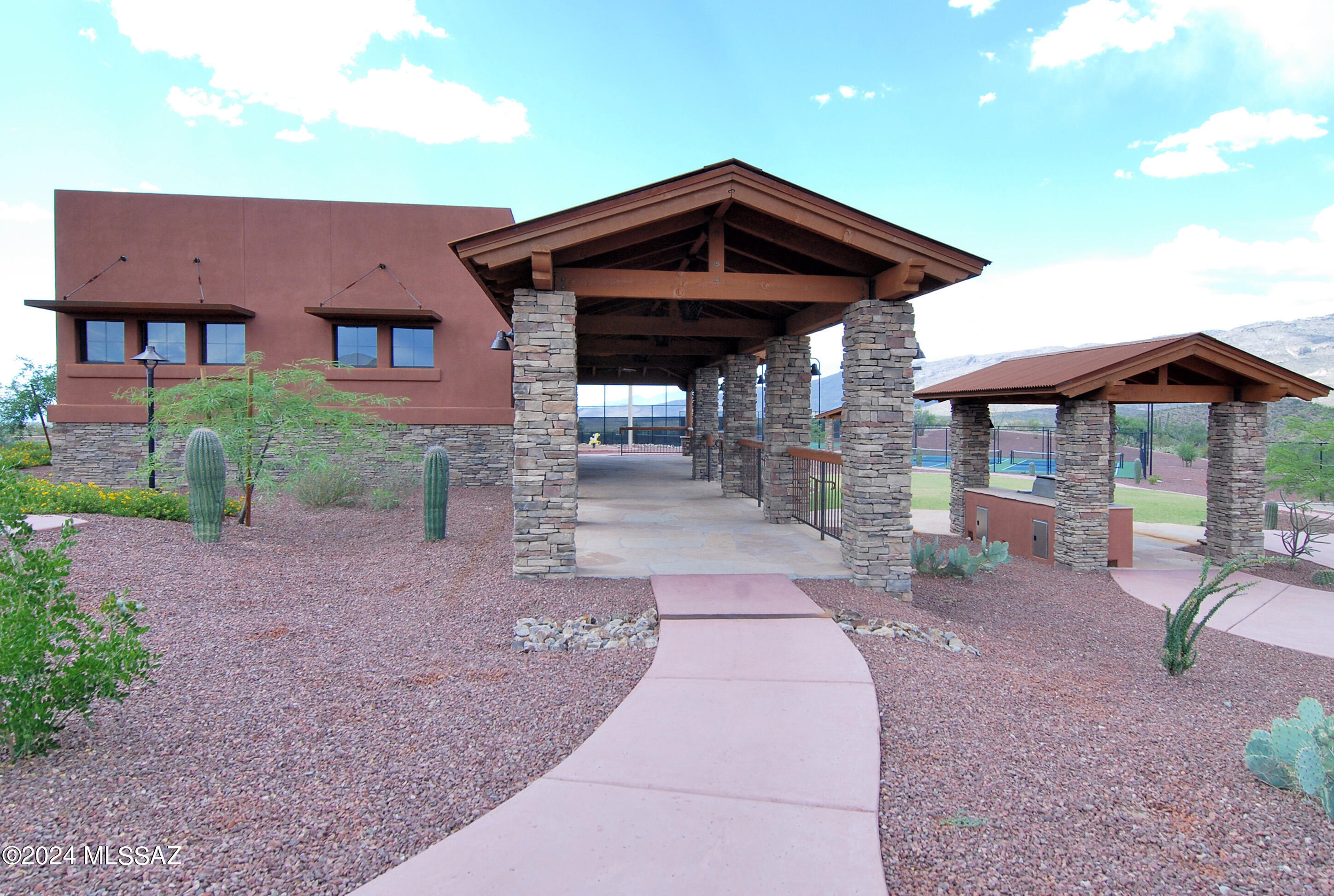 Coyote Creek (1-395) - Residential