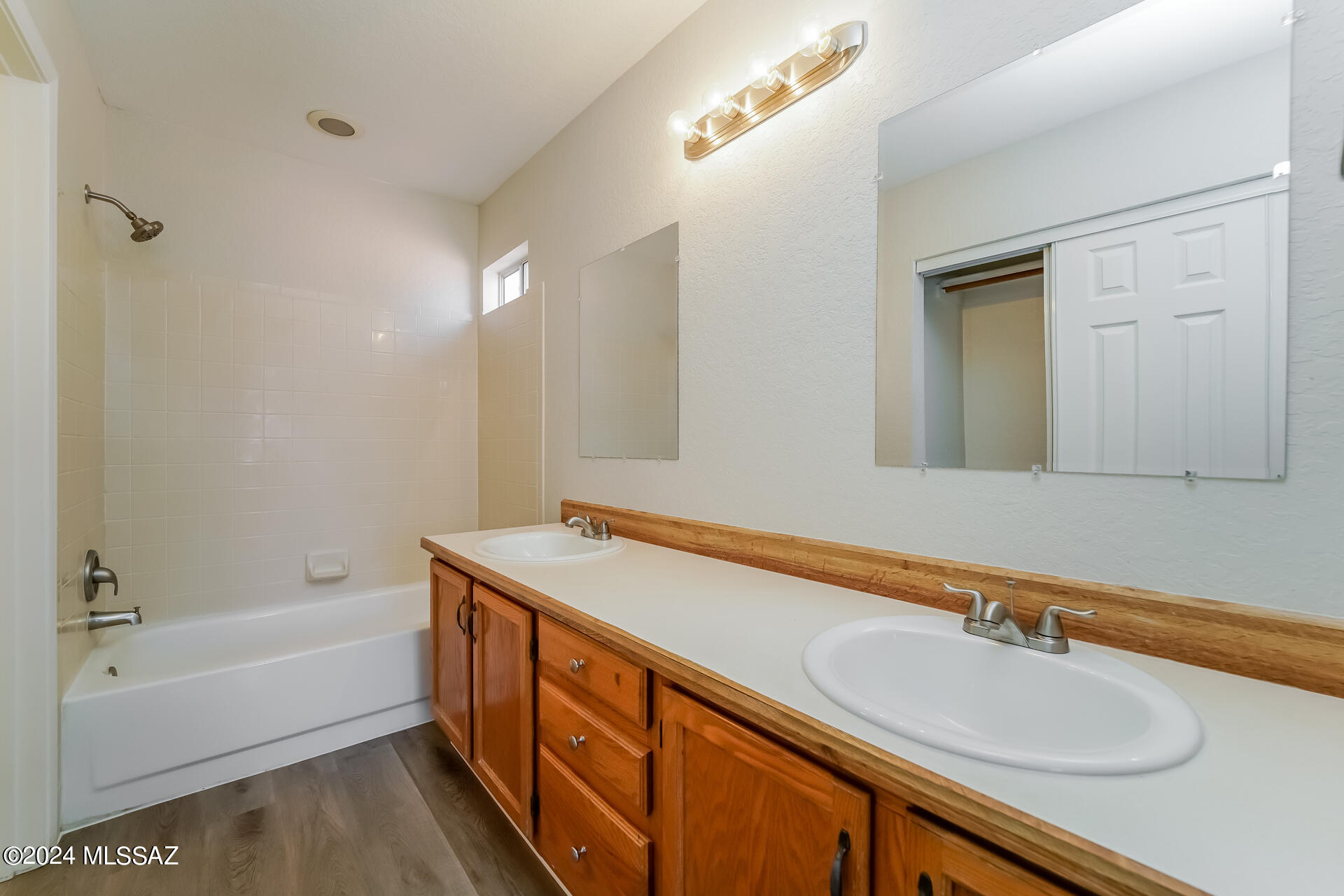 Tierra Vista Phase II - Residential Lease