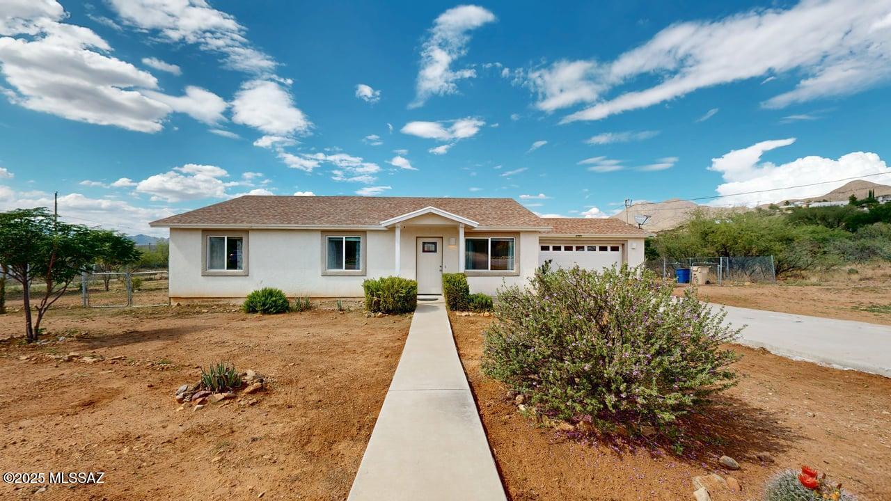Step into this beautifully  maintained 3 bedroon 2 bath, single owner corner lot home. Perfectly situated on a spacioius corner lot. The primary bedroom offers beautiful sunset views,  a full ensuite as well as a walk in closet The additional two bedrooms are spacious, offering plenty of room for family, guest or a home office. Outside, the backyard provides the perfecet setting for outdoor enjoyment, whether you're hosting a summer BBQ or unwind with a good book. The attached two car garage add convenience and storage space. Located in a desirable neighborhood with easy acess to local shops, dining and schools, as well as walking and bike trails. This home offers the ideal blend of comfort, conveninec, and char, Don't miss out- shcedule a showing today!!