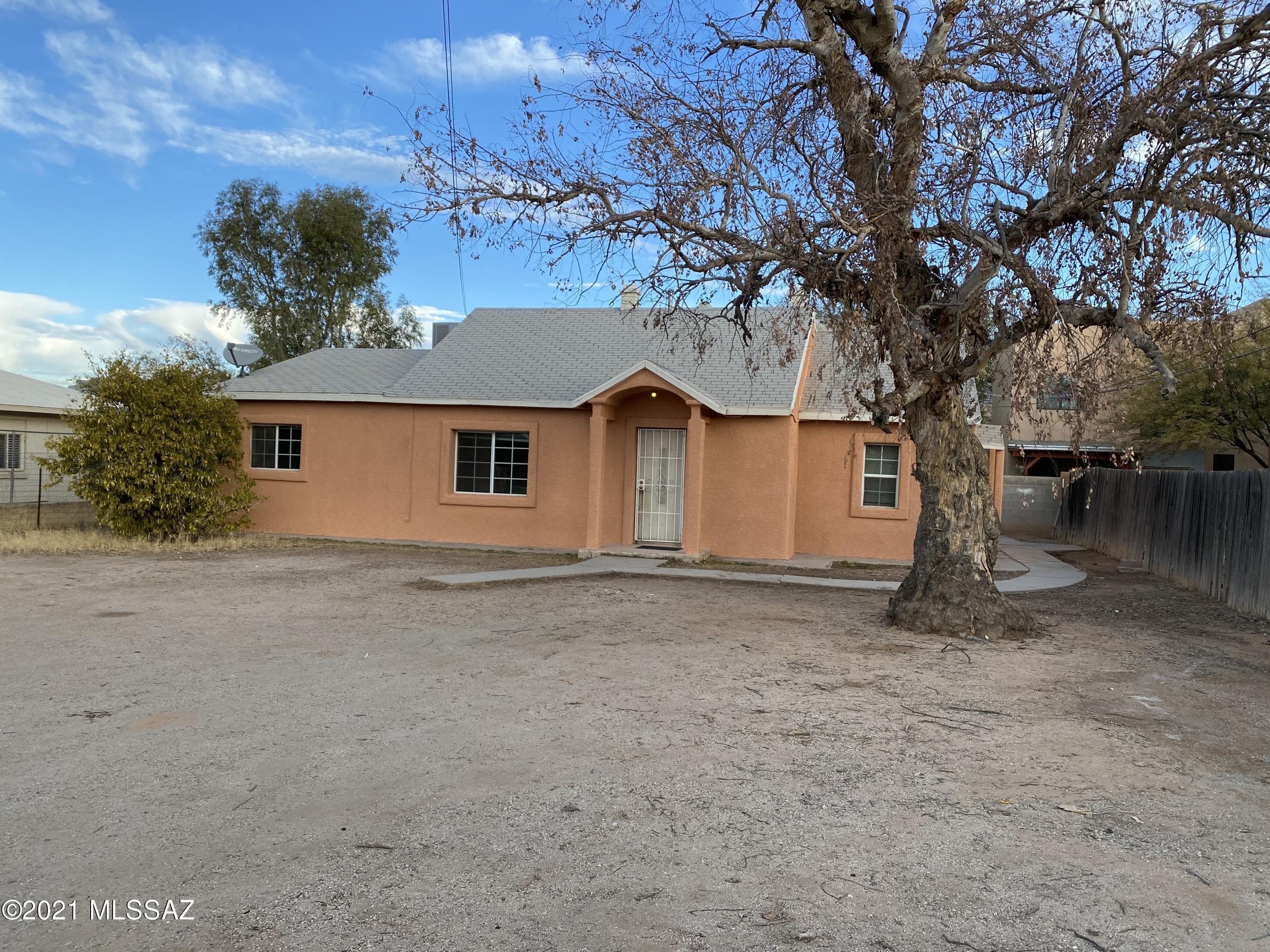 Nice 3 bedroom 2 bath home in convenient central location.  Just painted exterior and interior.  Huge front yard.  Yard is also completely walled in with gated entrance at street.  Seller financing could be available.