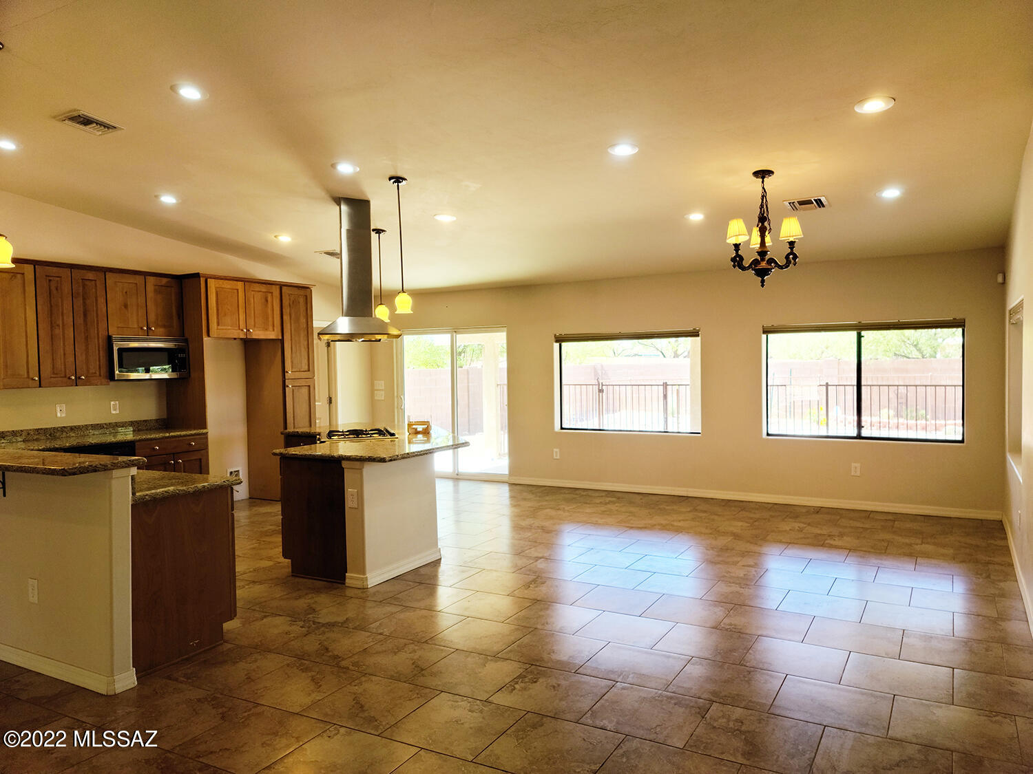 Tres Lomas (1-147) - Residential