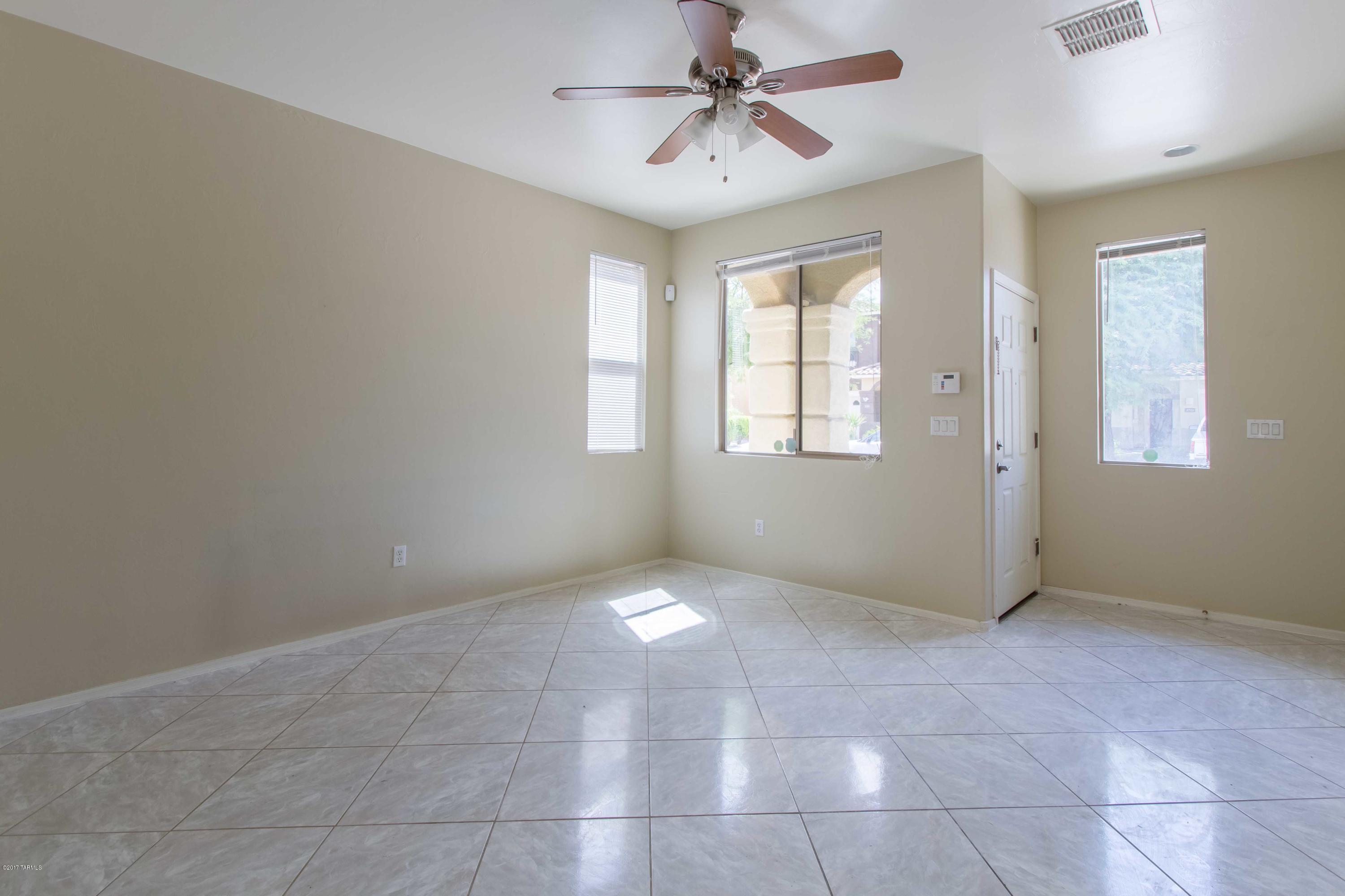 Paseo del Rio - Residential