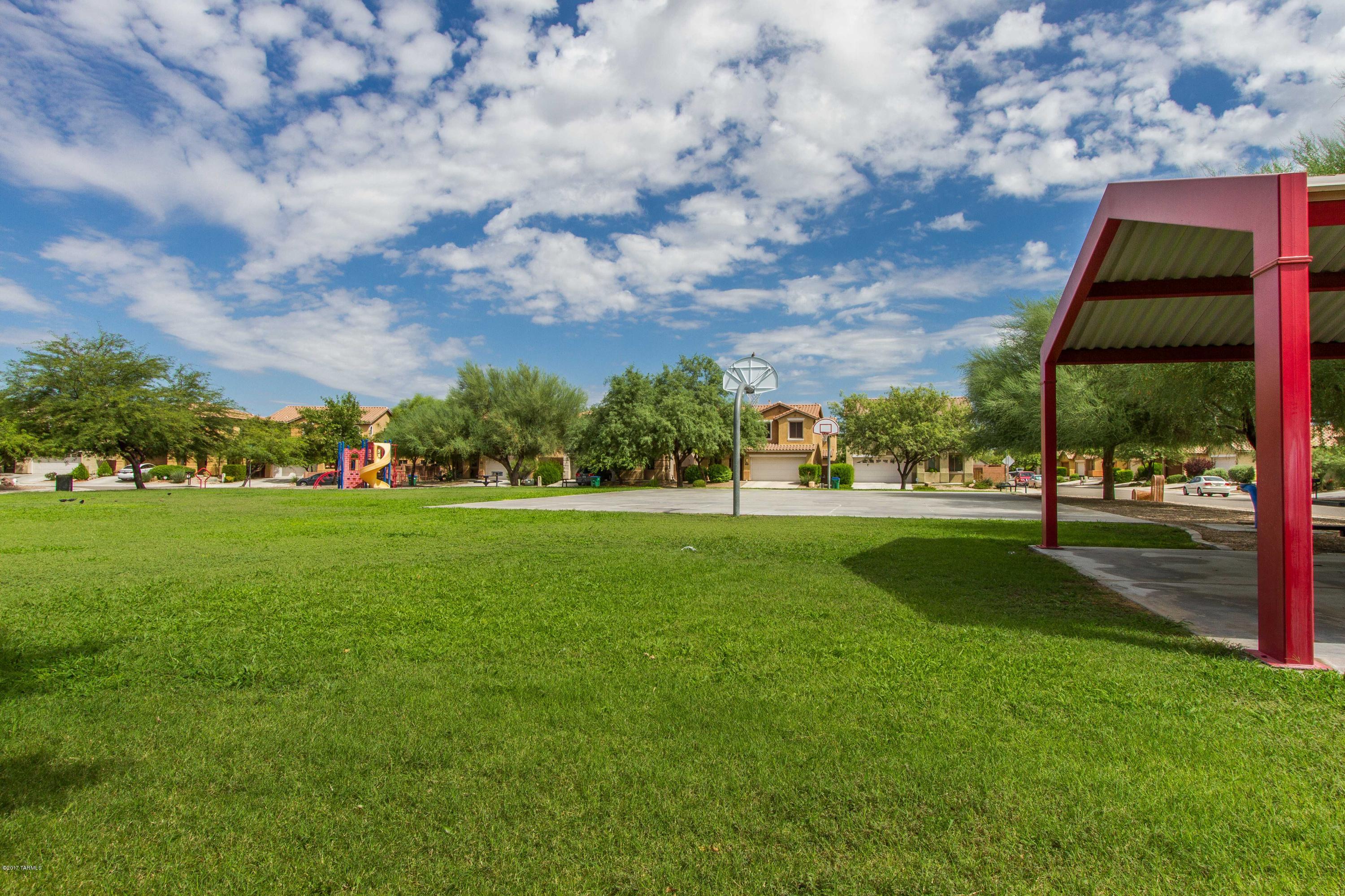 Paseo del Rio - Residential