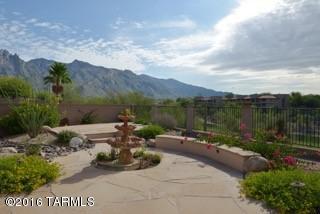 OPEN SUN 1-3:3 VIEWS VIEWS!! OF THE CATALINA MOUNTAINS, LA PALOMA GOLF COURSE, SPECTACULAR TUCSON LIGHTS AT NIGHT ALL FOUND IN ONE STUNNING MOVE-IN-READY HOME IN GUARD-GATED VILLAGES OF LA PALOMA!!! ALL THESE VIEWS FOR LESS THAN $900,000 - OFFERED AT MODEST $525,OOO!!! THIS 1954 SQ FT 3 BD 3 BA HOME WAS BUILT BY AF STERLING IN 2004 AND HAS BEEN LIGHTLY USED BY THE ORIGINAL OWNER AS A WINTER VISITOR. VERY HANDSOME NEUTRAL CERAMIC DIAGONAL FLOORING AND NEUTRAL PAINT WILL ALLOW YOUR PERSONAL DECOR TO BE PERFECT! GREAT LOCK AND LEAVE HOME FOR WINTER OWNERS OR GREAT FAMILY HOME W CATALINA FOOTHILLS SCHOOLS. BEST TUCSON LOCATION CLOSE TO FINE DINING AND SHOPPING, U OF A, AND CENTRAL FOR TRAVELING TO ANY AREA OF TUCSON FOR CULTURAL ACTIVITIES, HIKING,ETC. GORGEOUS COMMUNITY POOL AND SPA! BEAUTIFUL WOODEN BLINDS ON ALL WINDOWS STAY. GRANITE KITCHEN COUNTERS. SELLERS PAID EXTRA FOR THIS PRIME LOT.