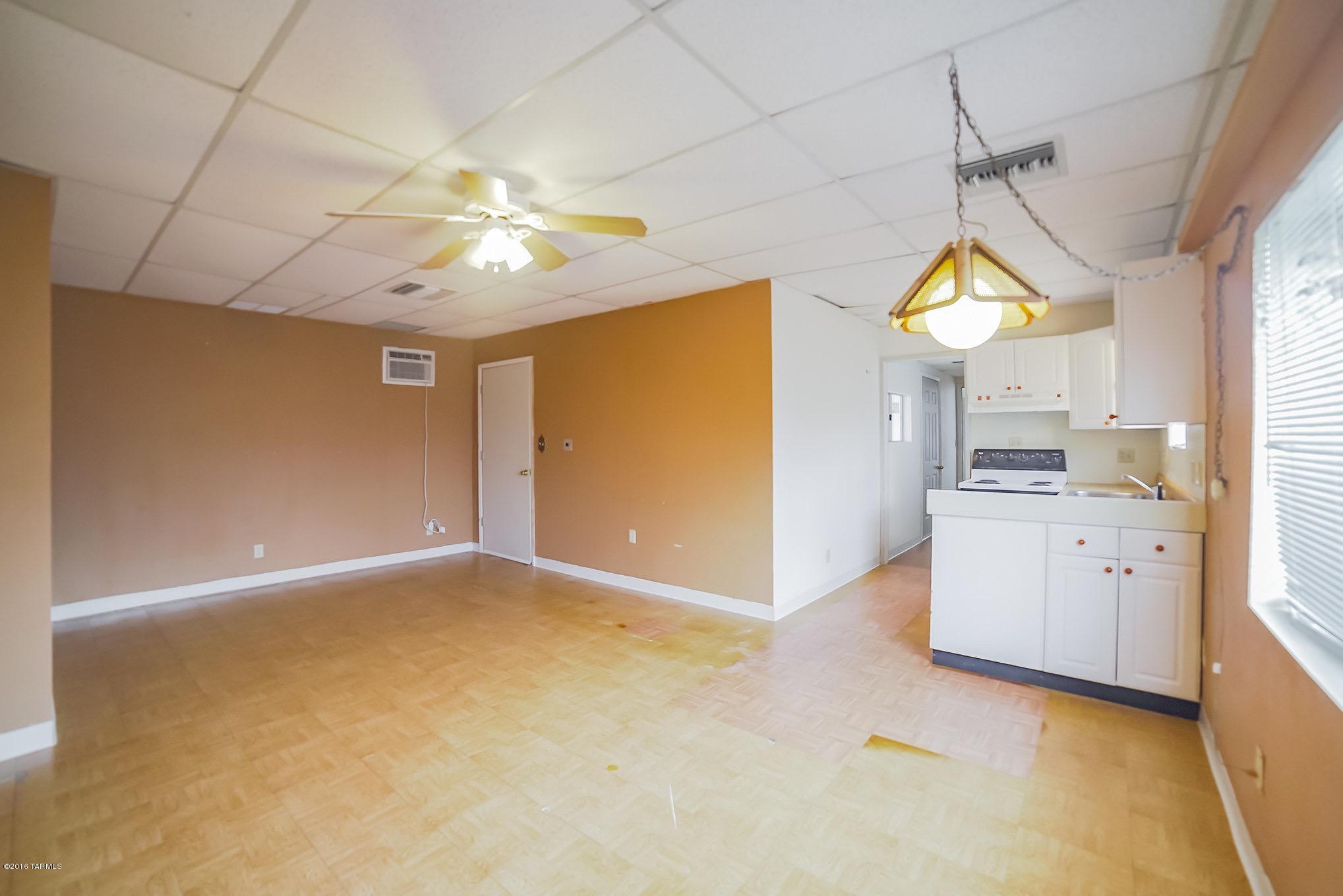 La Cholla Airpark - Residential