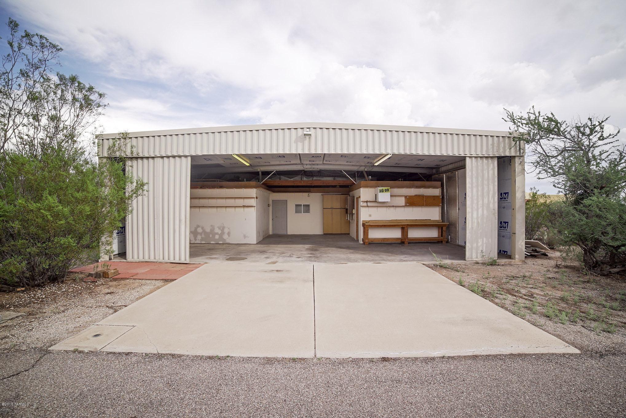 La Cholla Airpark - Residential