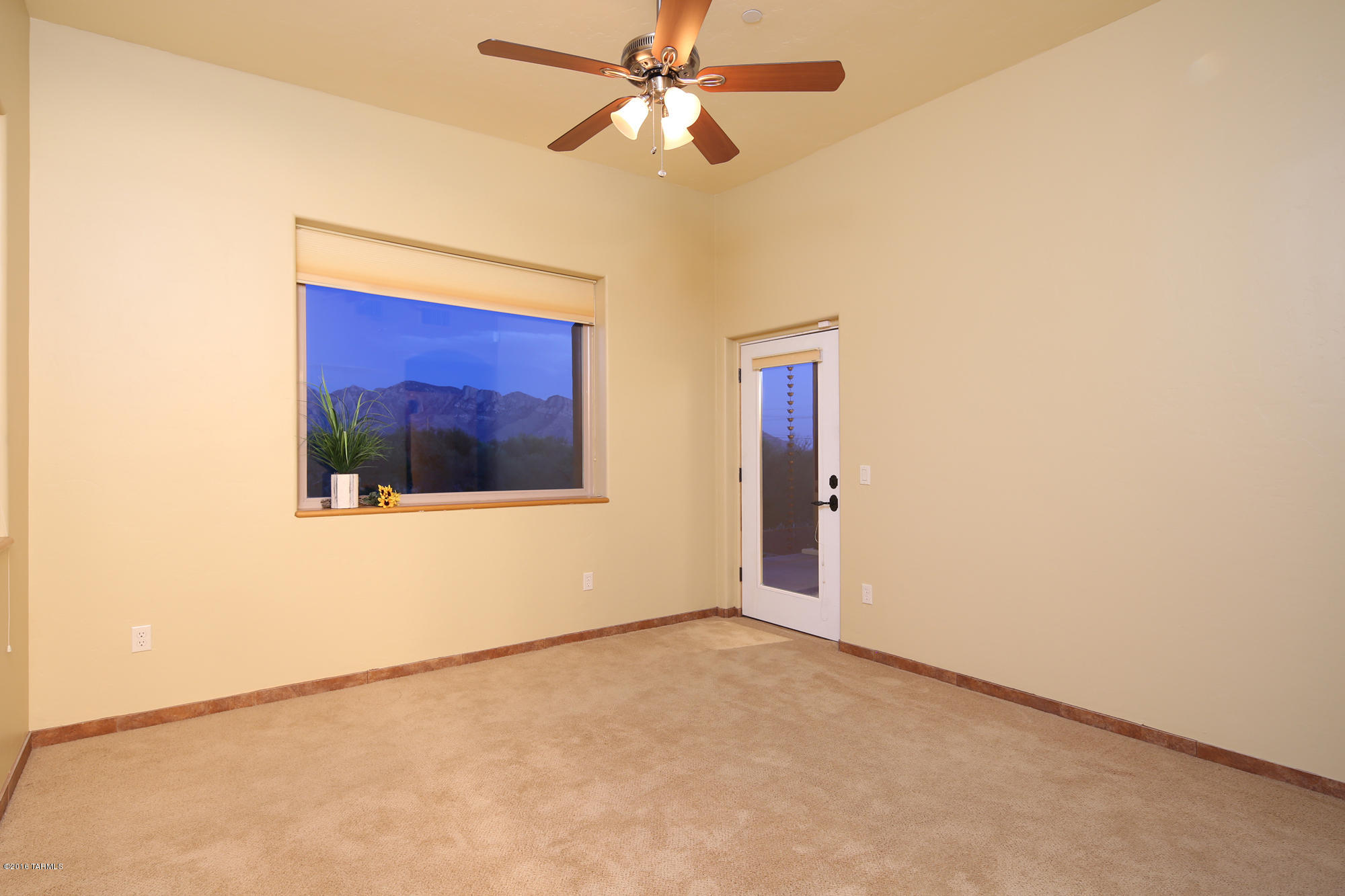 La Cholla Airpark - Residential