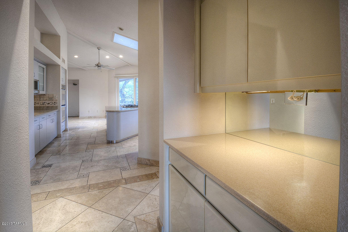 Finisterra II (211-302) - Residential
