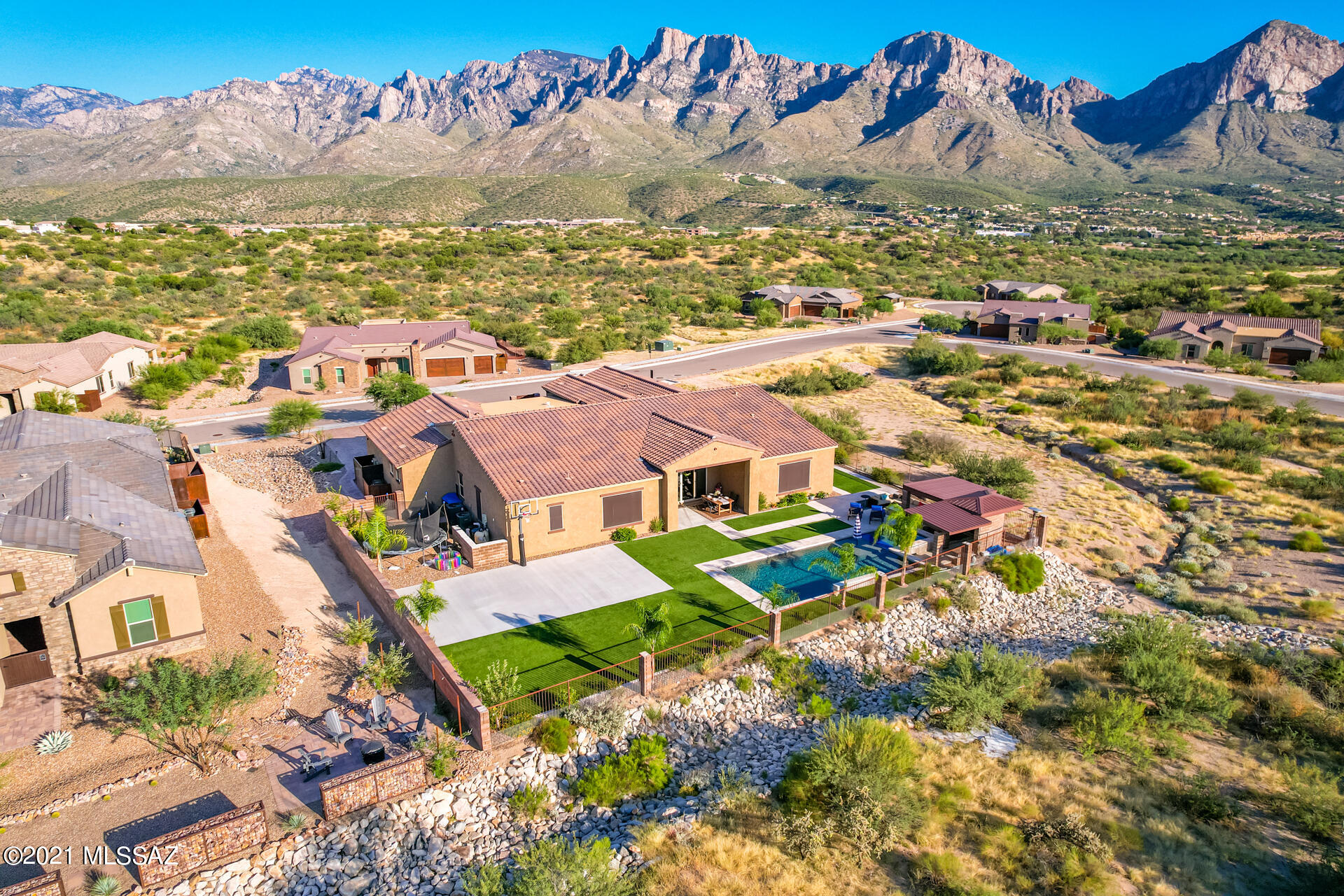 Sanctuary At Silverhawke - Residential