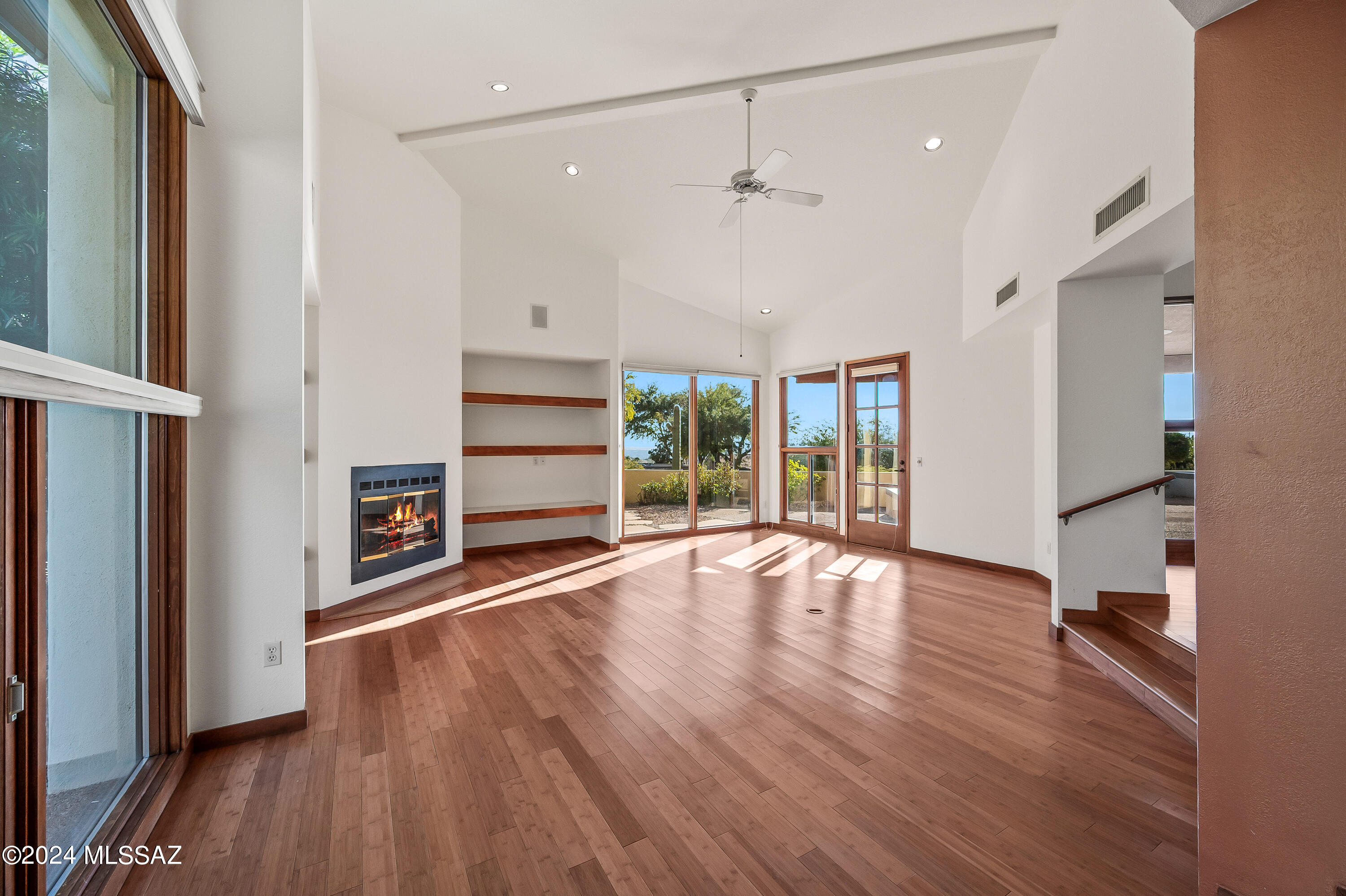 Finisterra II (211-302) - Residential