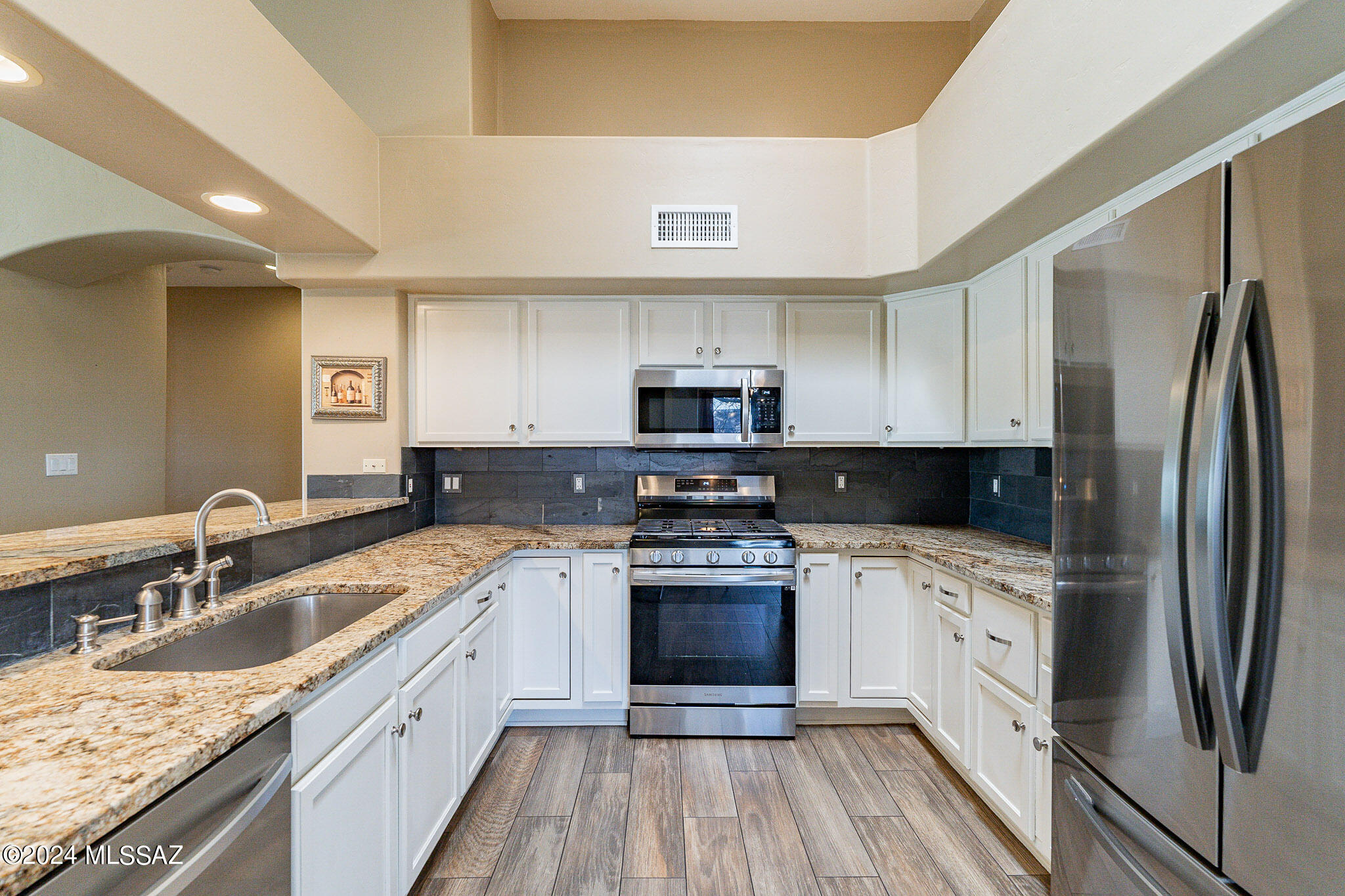 Montage Vista (1-29) - Residential