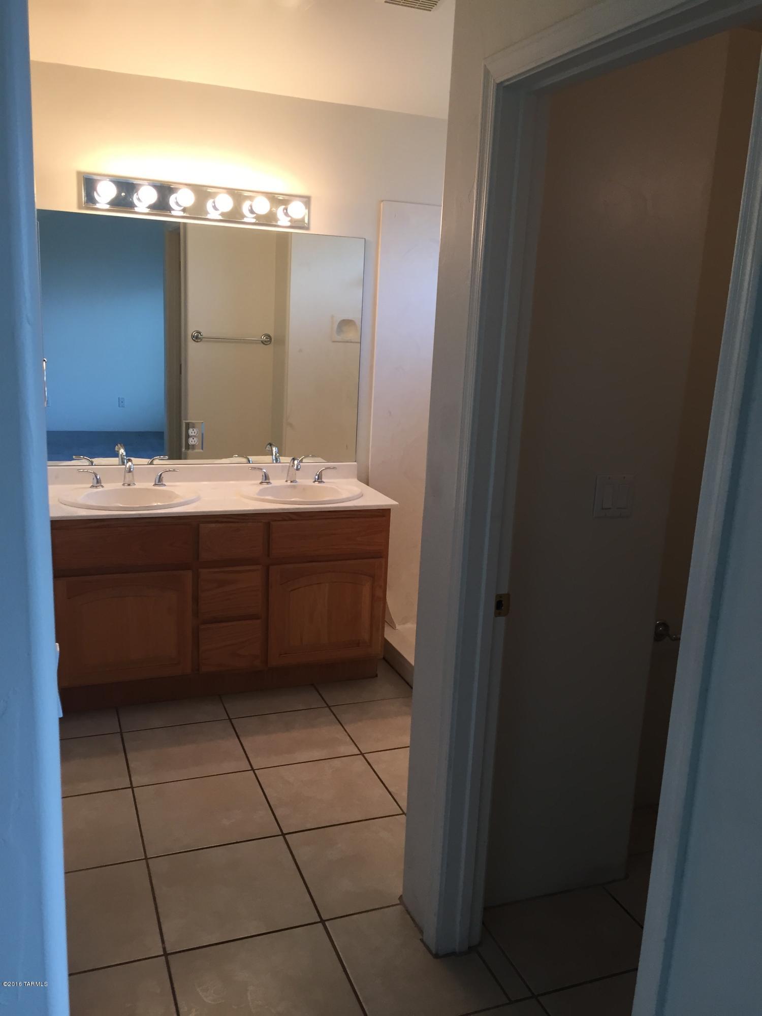 Catalina Poultry Acres NO 1 - Residential Lease