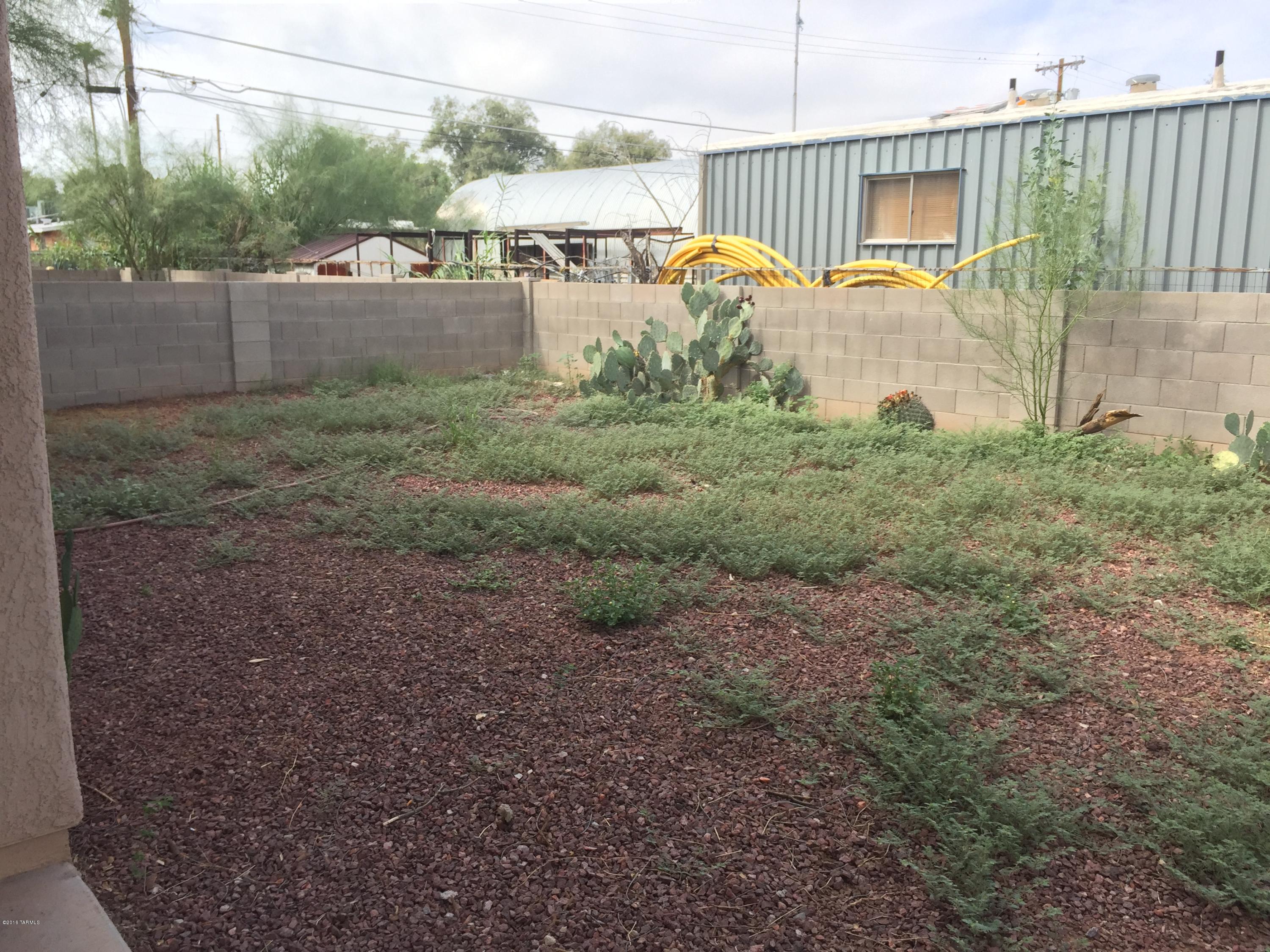 Catalina Poultry Acres NO 1 - Residential Lease