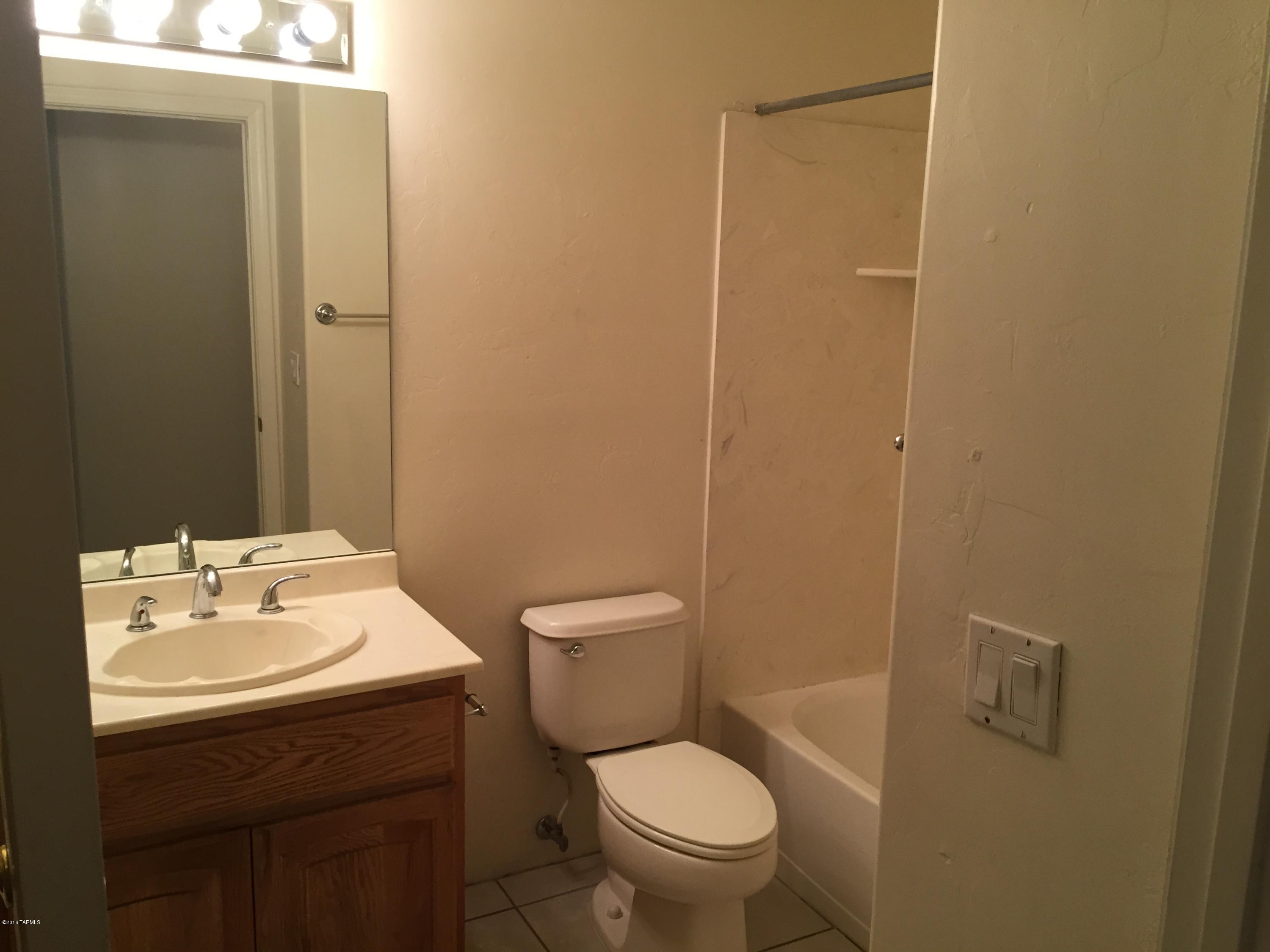 Catalina Poultry Acres NO 1 - Residential Lease