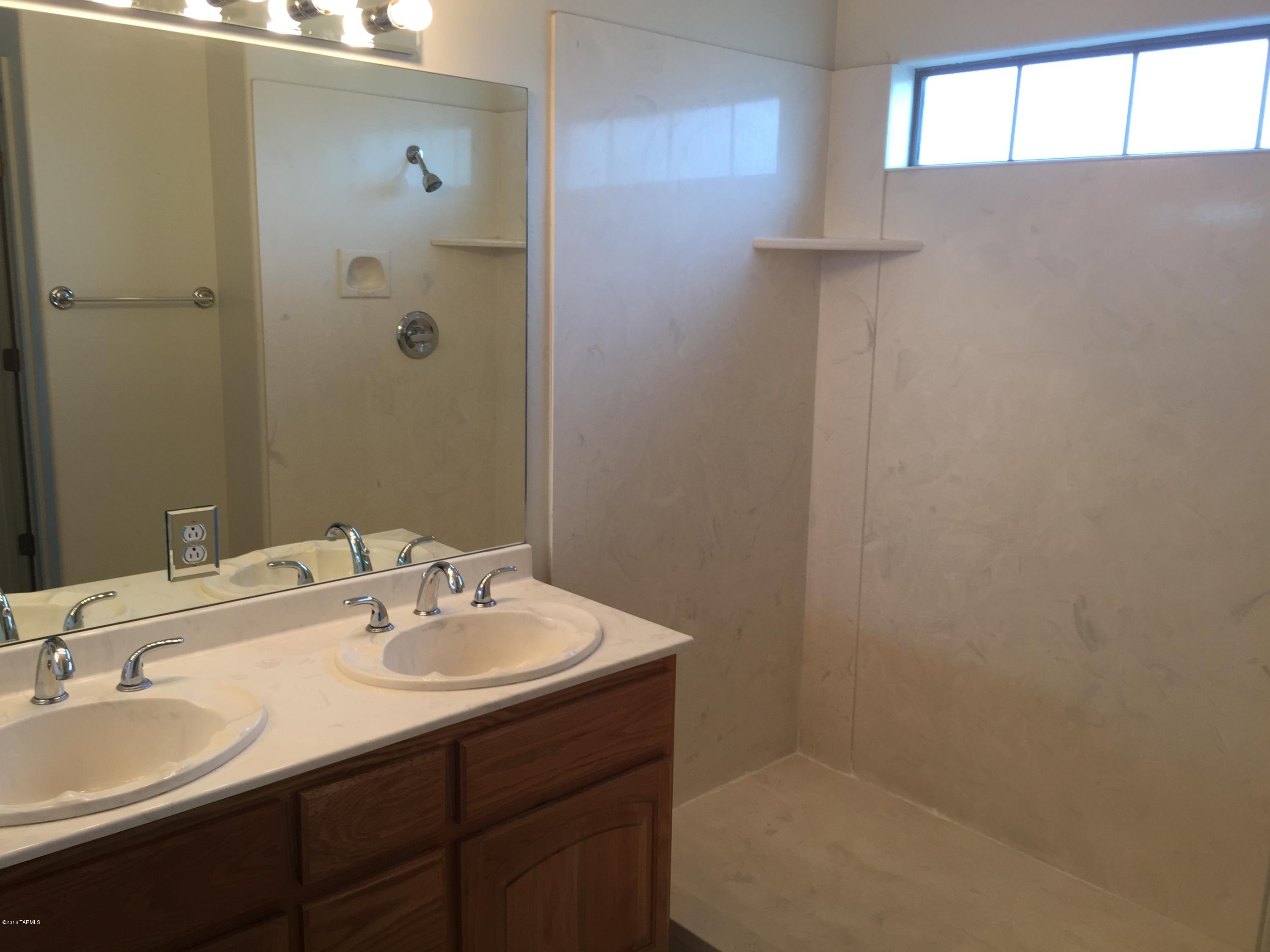 Catalina Poultry Acres NO 1 - Residential Lease