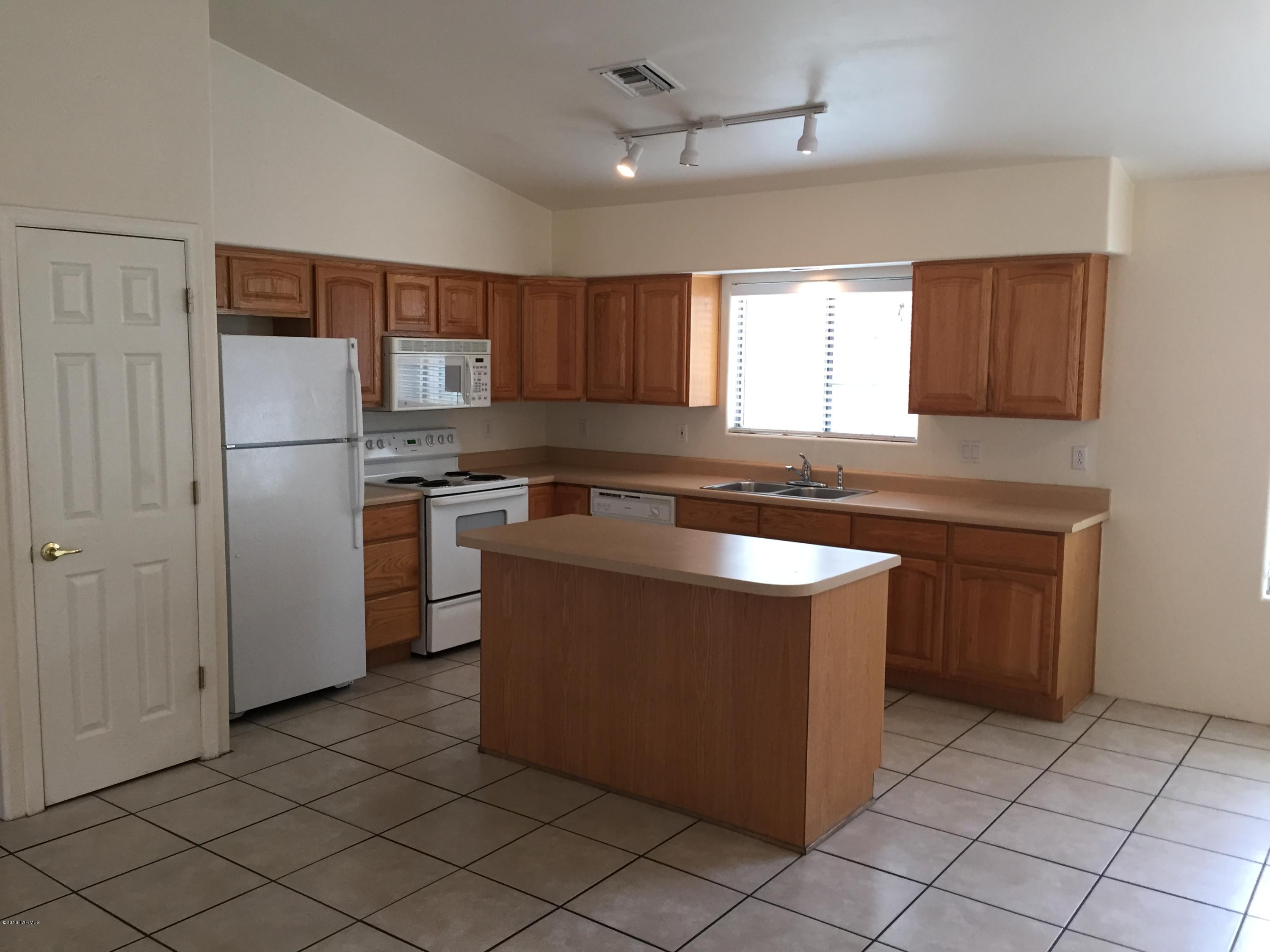 Catalina Poultry Acres NO 1 - Residential Lease