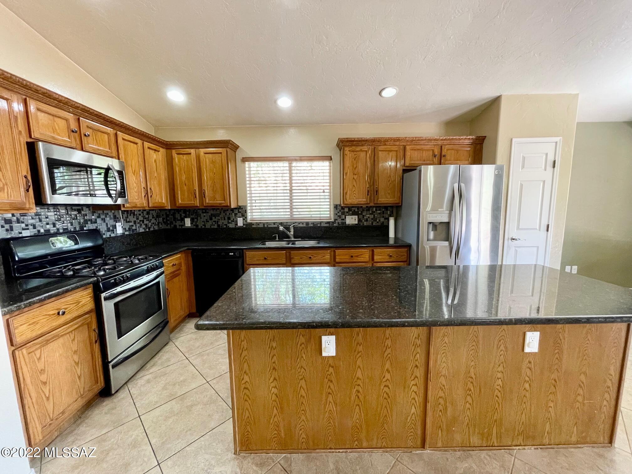 Casas Adobes Terrace (1-184) - Residential Lease
