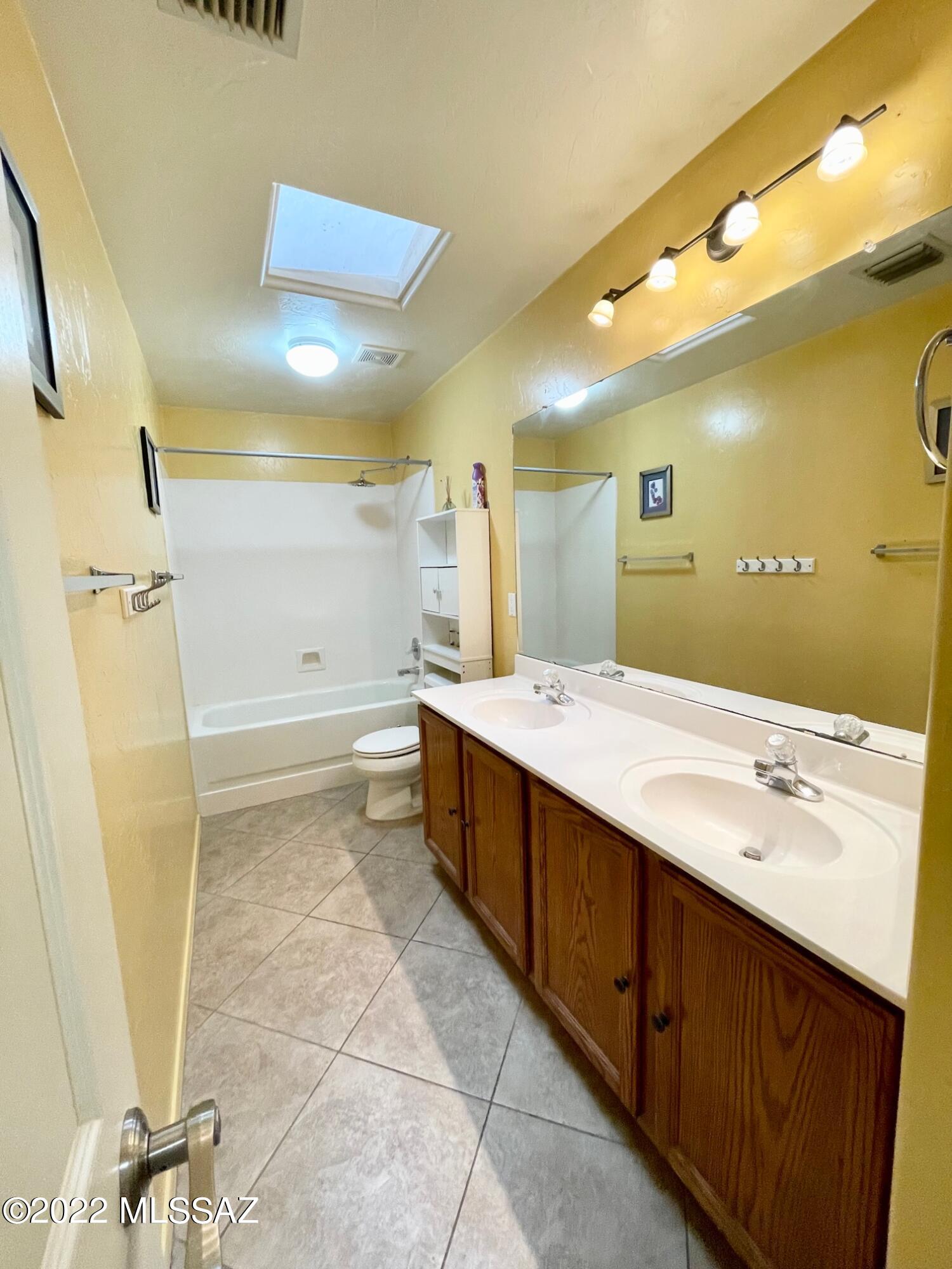Casas Adobes Terrace (1-184) - Residential Lease