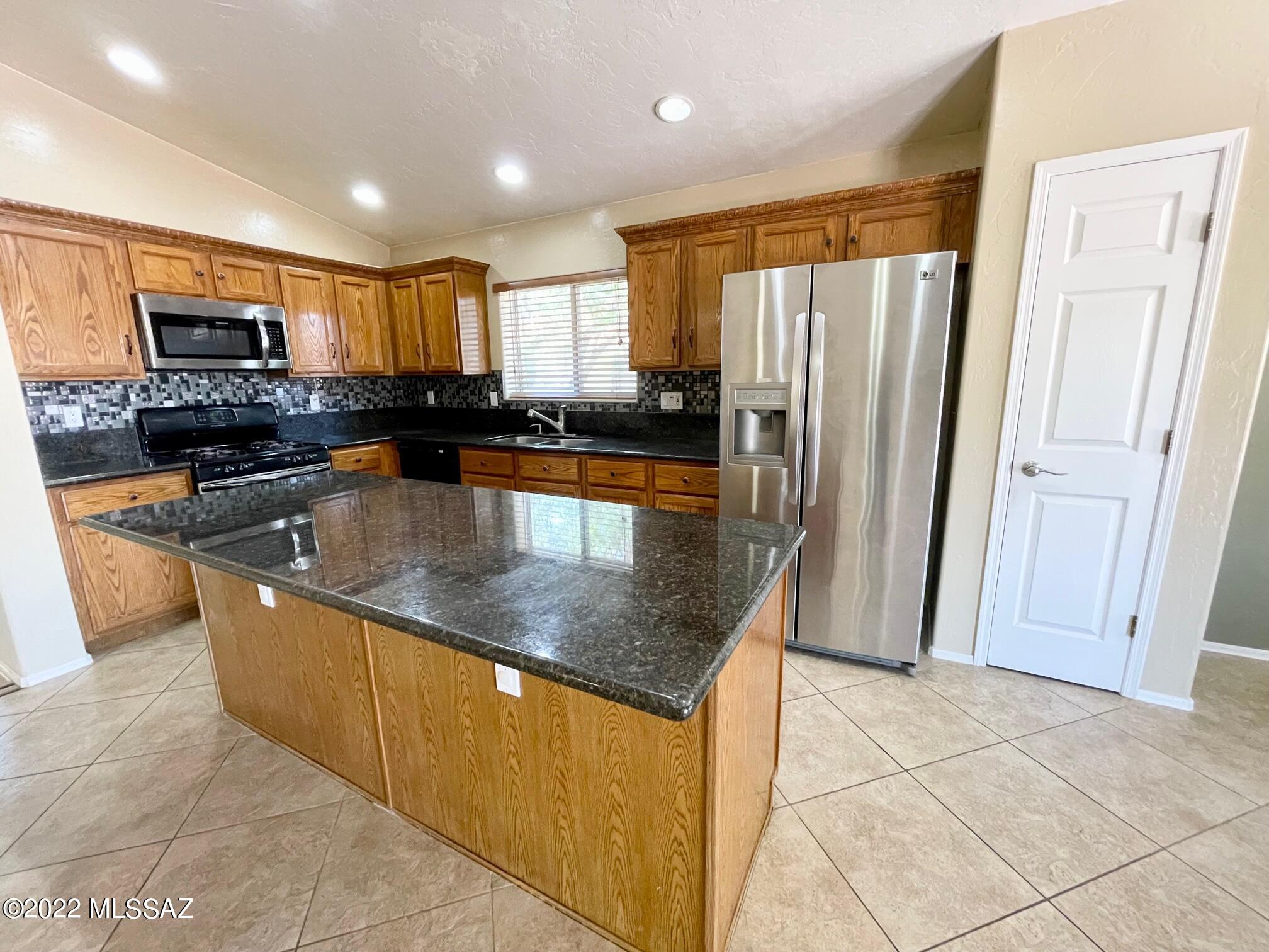 Casas Adobes Terrace (1-184) - Residential Lease